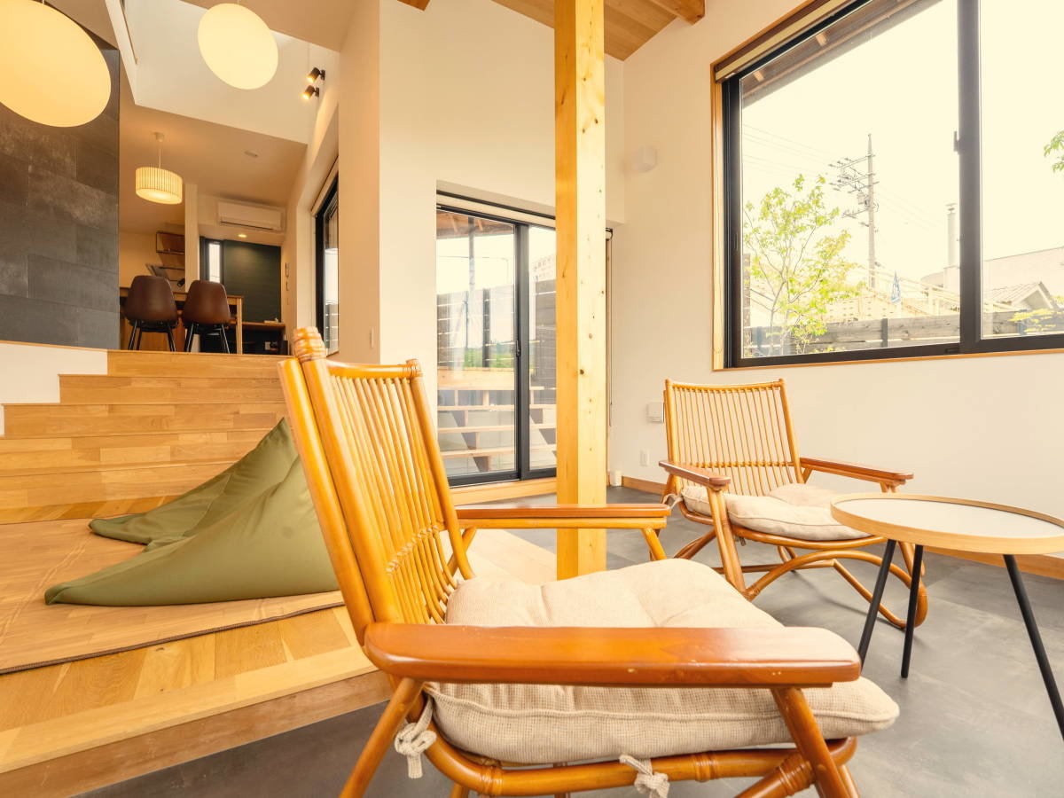�ݐؕʑ� Vacation House�F���r���O�X�y�[�X