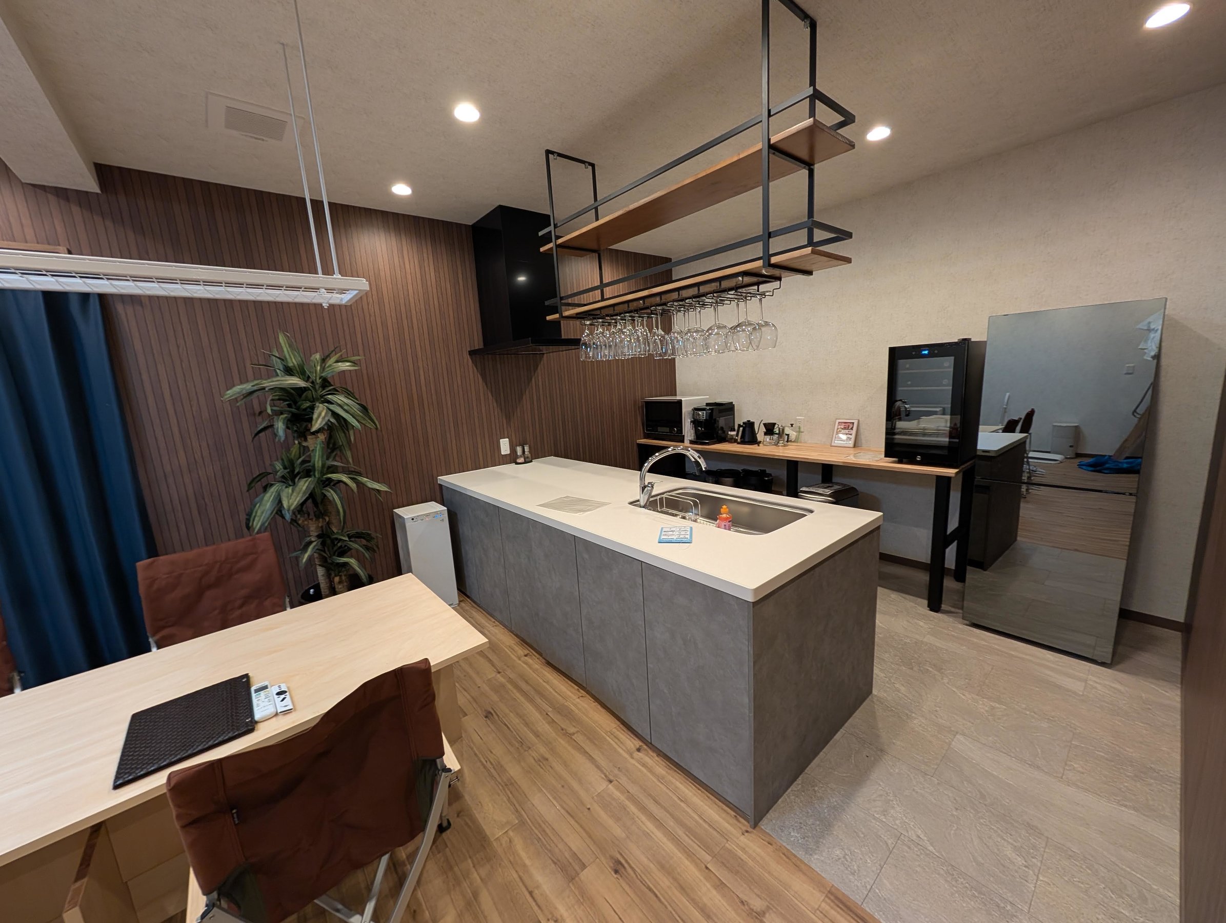 �y�����z�_�C�j���O���B���i�d�e���g�T�E�i�EBBQ�@�ޕt���j