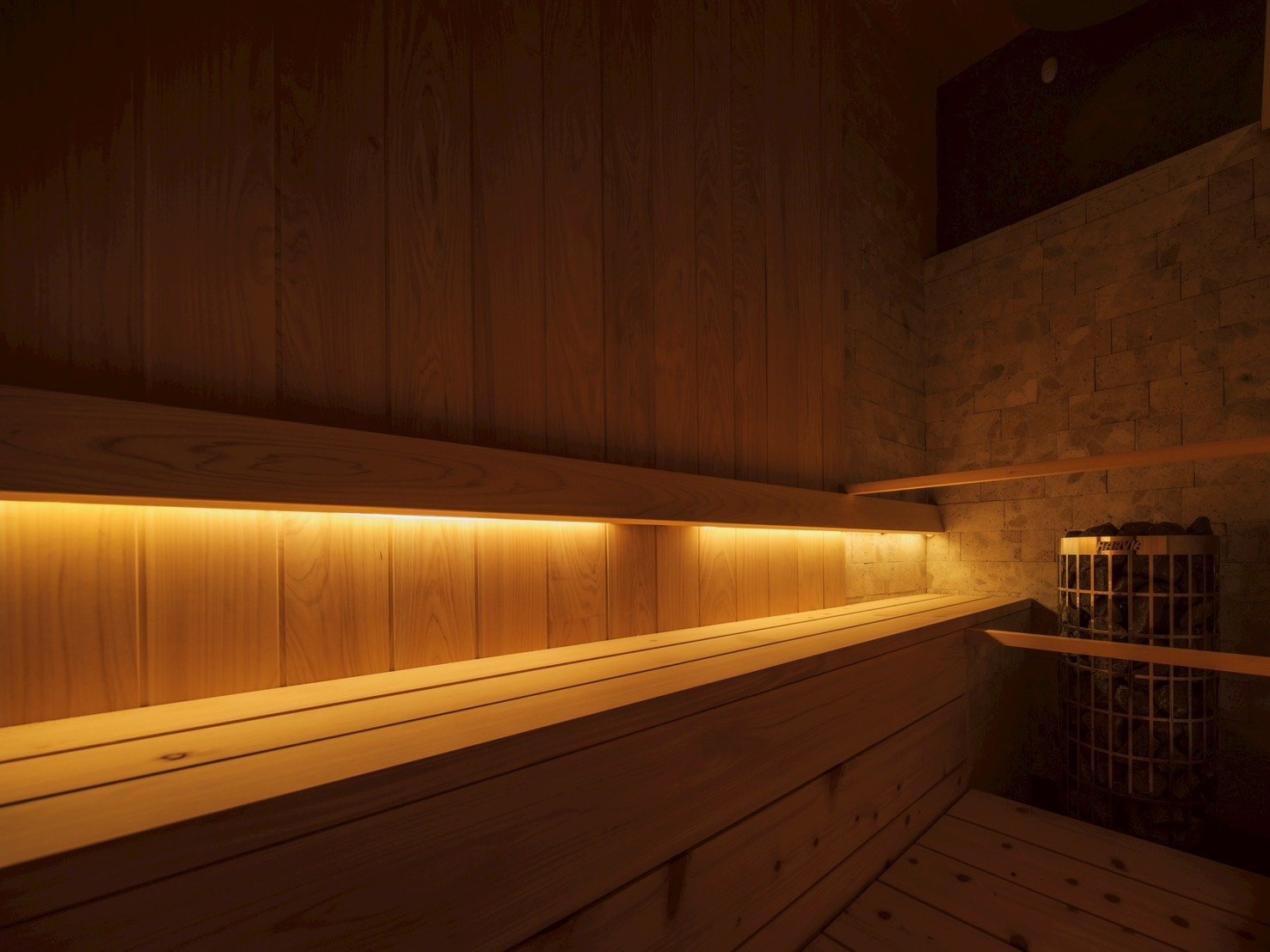 Q�̕��������A�T�E�i��