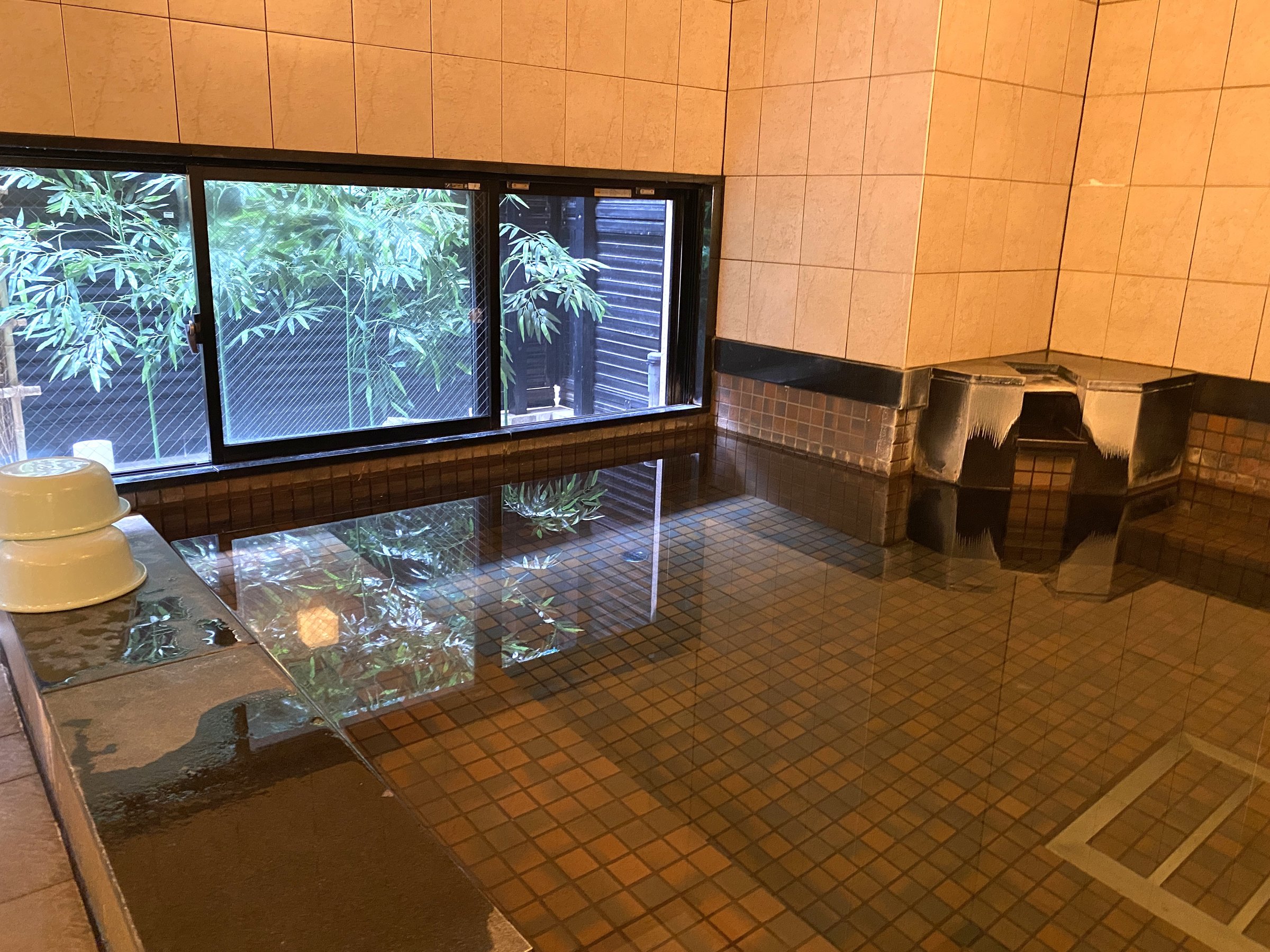 �l�H����(�j������ւ����j����5:00p.m.�|8:30p.m.�@�j��9:00p.m.�|�[�� 2:00