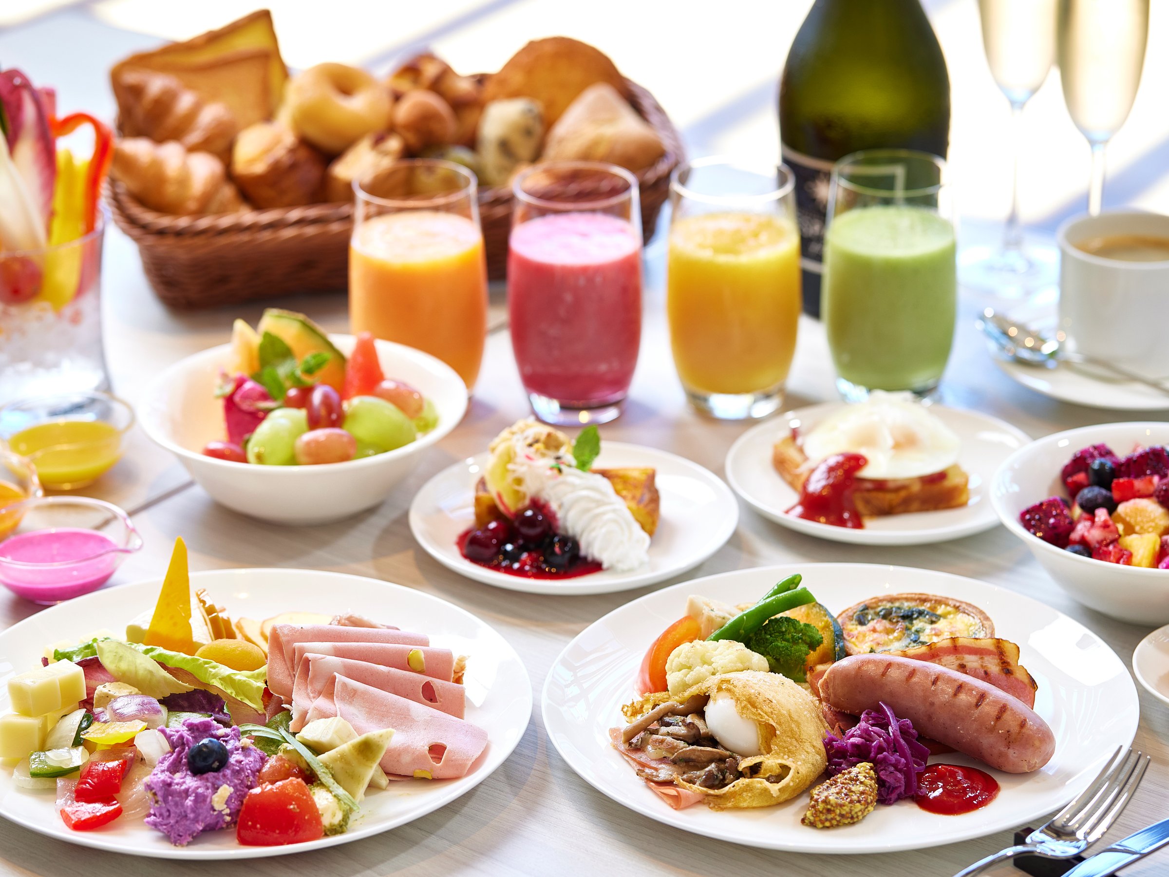 �����Ђȗ������y���߂钩�H�̃��[���h�r���b�t�F�̃��j���[�͖�150��ށB