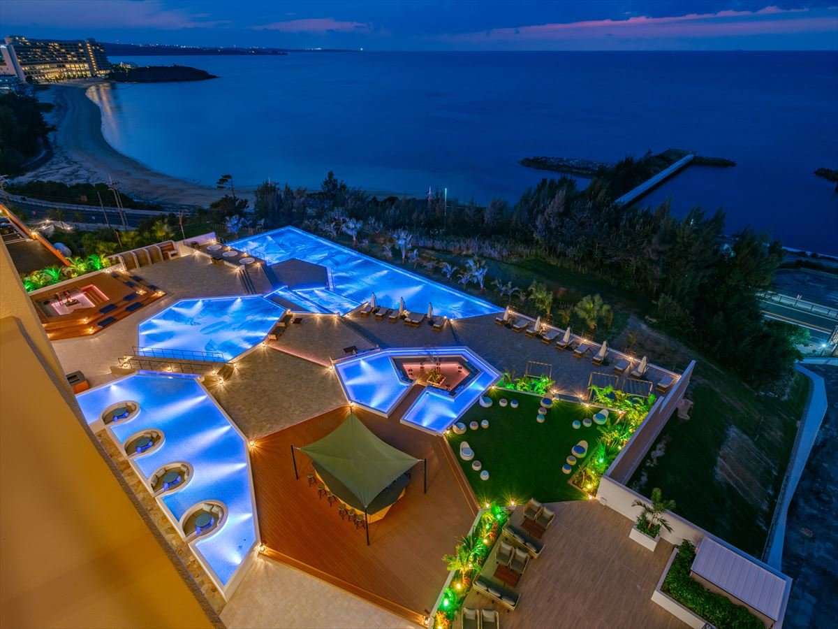 �y�A�N�A�e���X�z2200���Ă̕~�n�̍L��ȃA�N�A�e���X