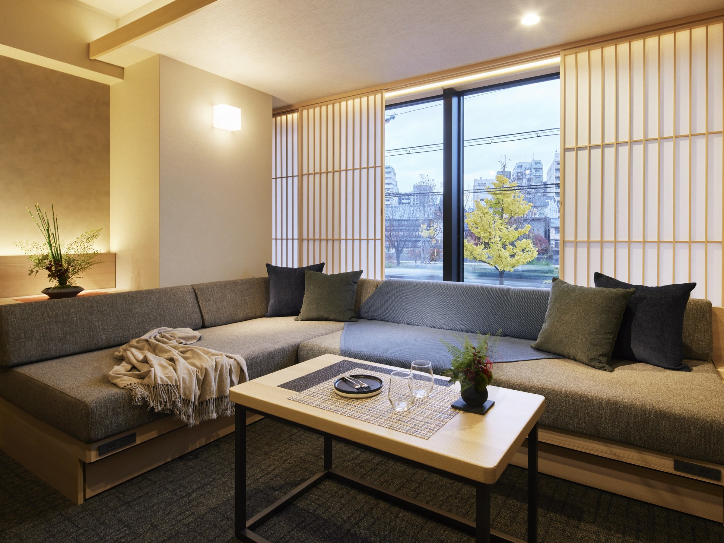 Superior 4 Beds River view