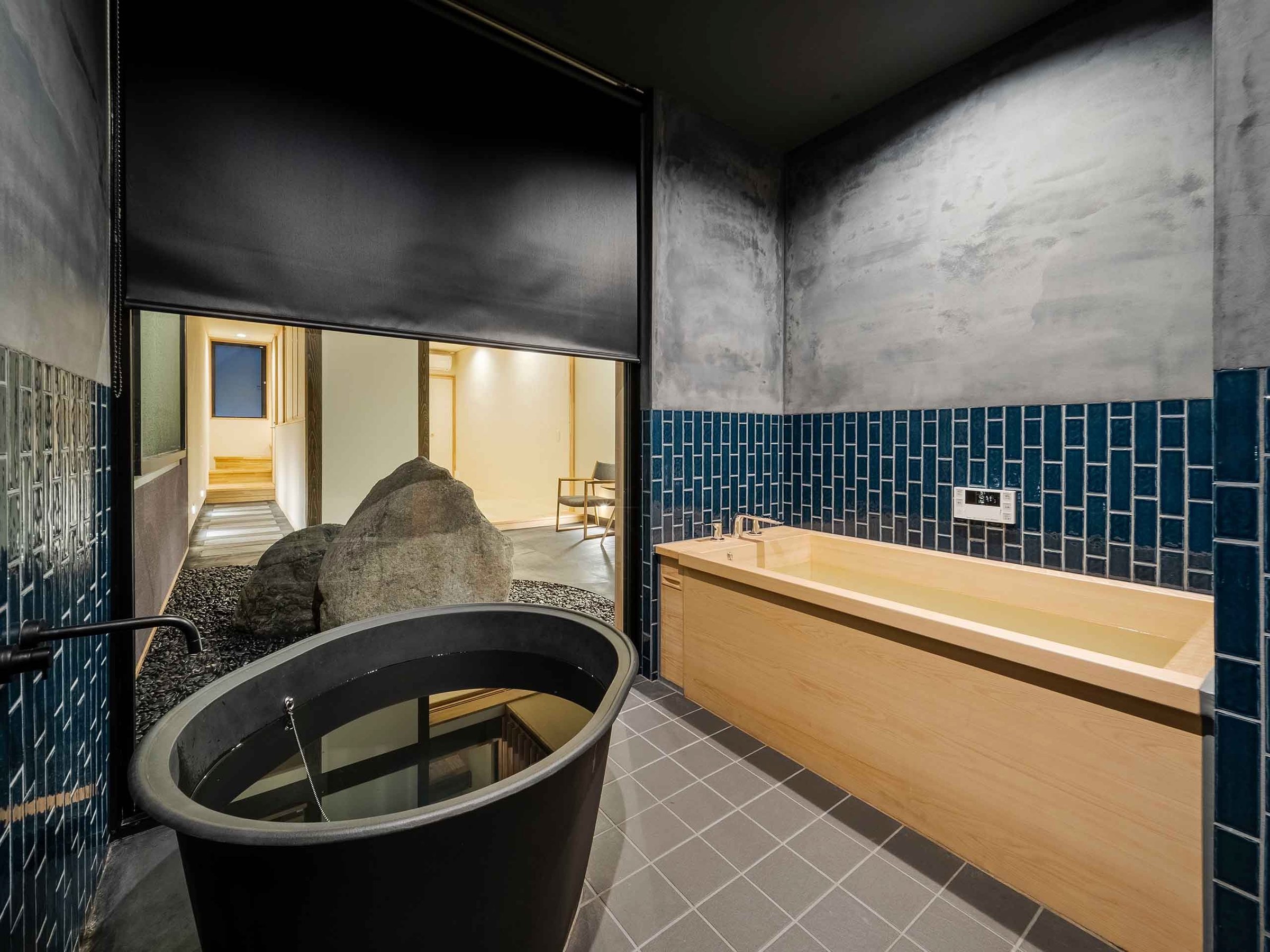 ��ˍ��R�Y�q�m�L�̗����ƁA�����C��p�̊ۂ������ŉ����㗁��̌��ł��闁���B�i�ԗ��� �����̉ԁj