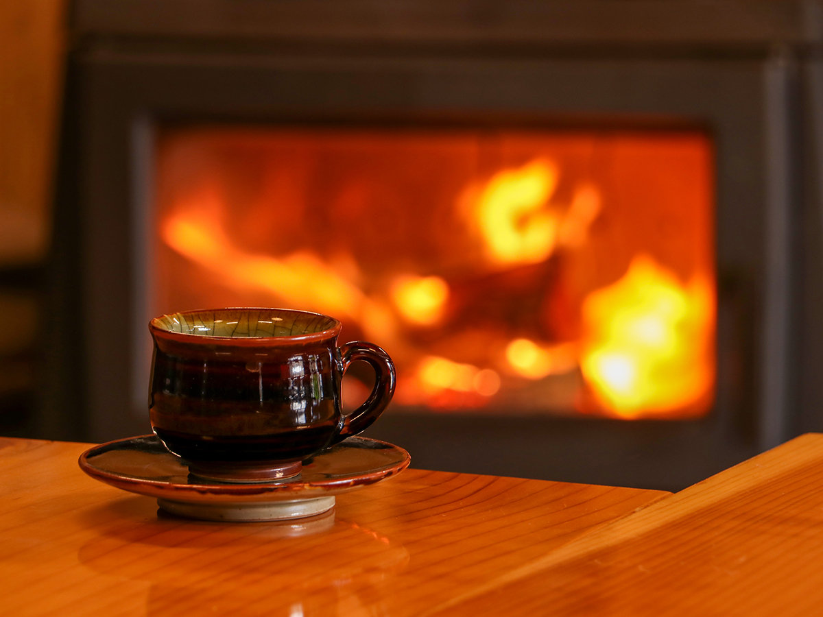 ���ٓ��C���[�W�@�d�X�g�[�u�̂��΂Ŗ��키�A�S�a���ґ�ȂЂƂƂ�