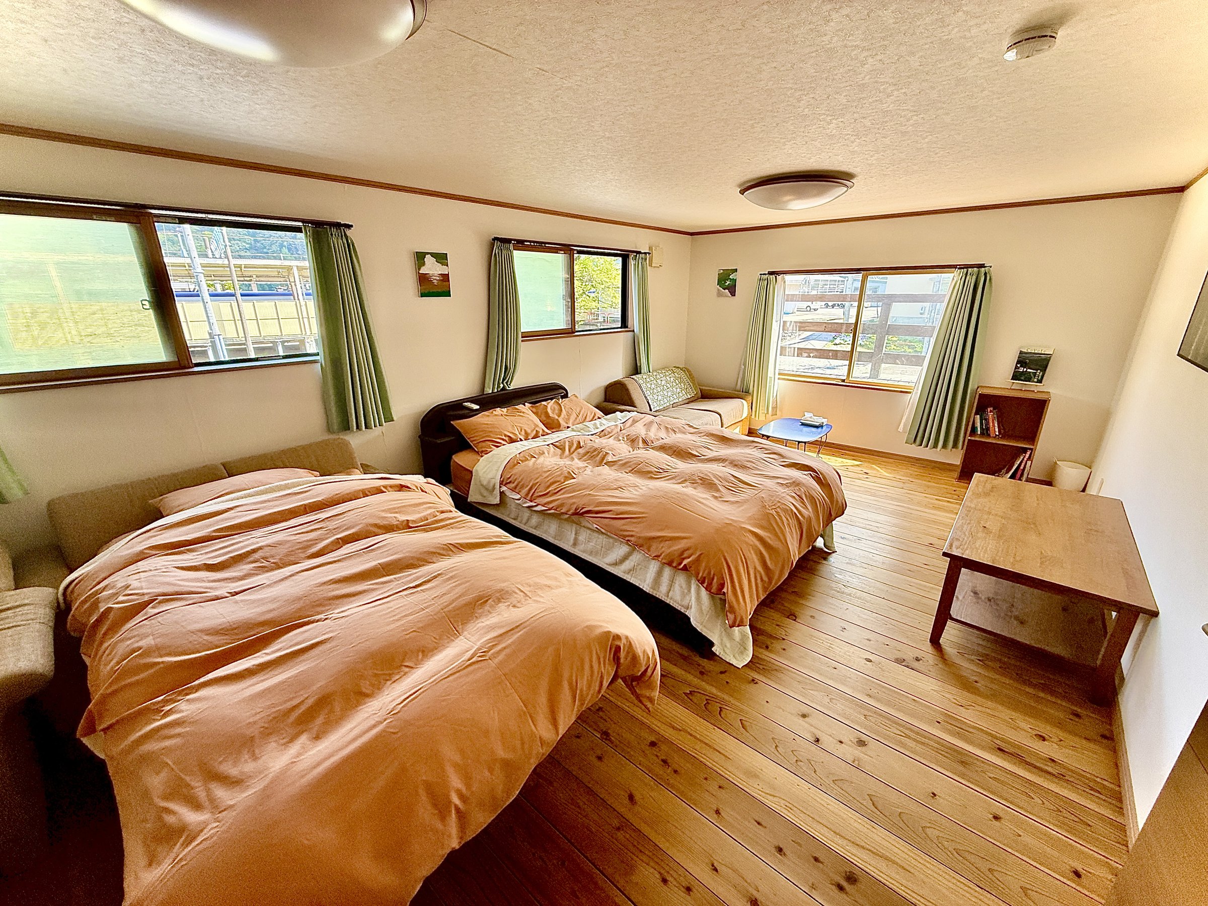 EarthLove Peak Room�i��K�Q���j�V���O���x�b�h x 2 & �_�u���x�b�h x 1
