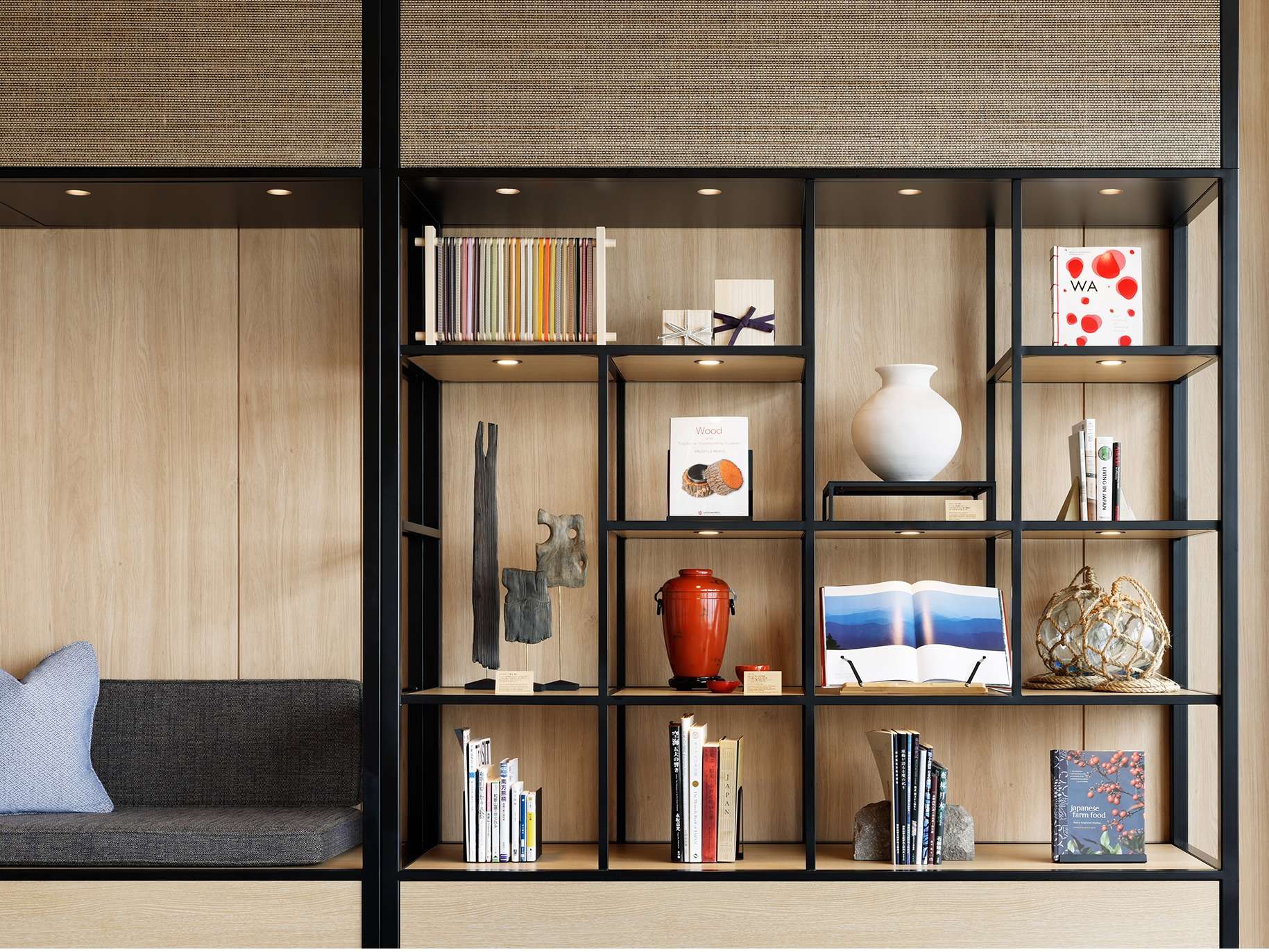 ���C�u�����[�R�[�i�[�F�n��̖��i�A�n���̃A�[�e�B�X�g�A�H�|��Ƃɂ���i�̂��Љ�