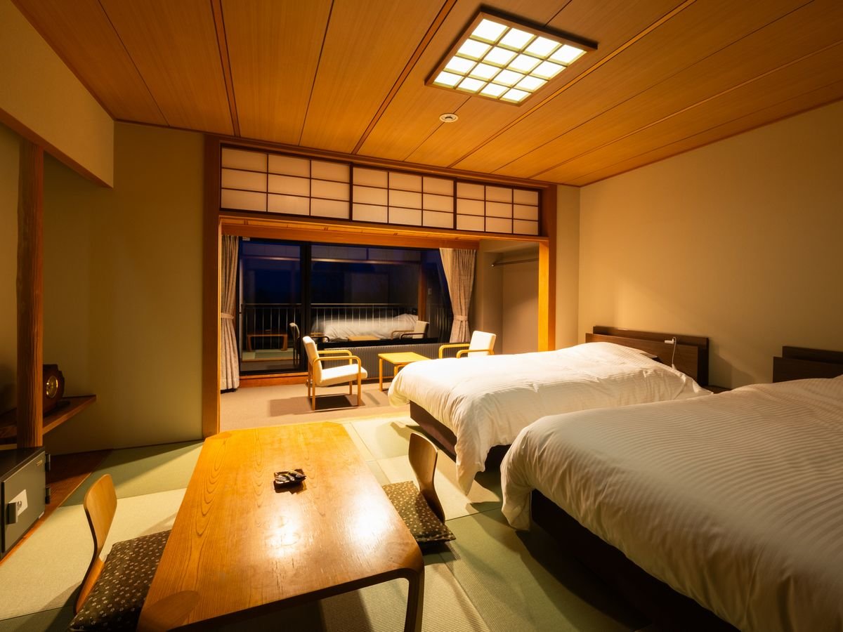 ȃ̒ŉKɂy݂xbh[i2̓xbhA3͕zcpƂȂ܂j