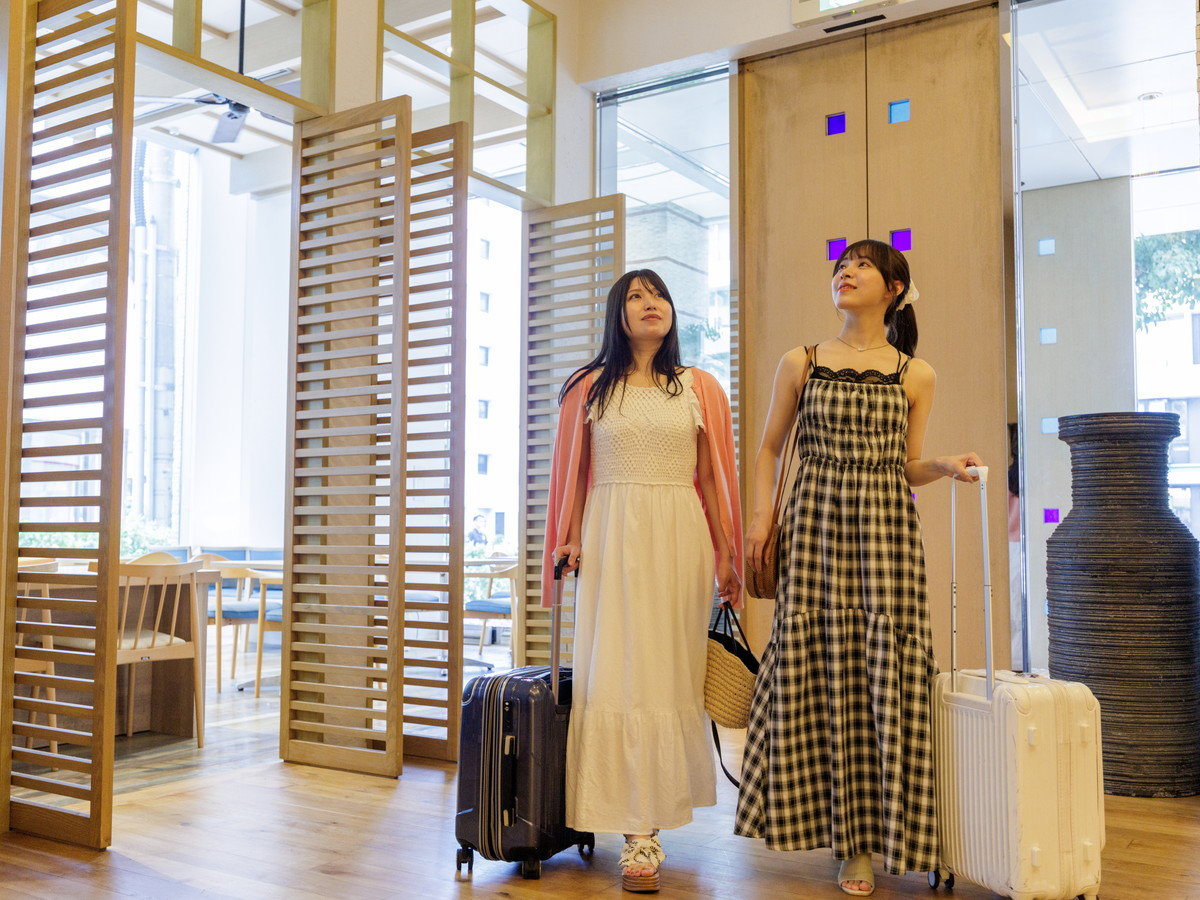 天井が高く開放感のあるロビー♪