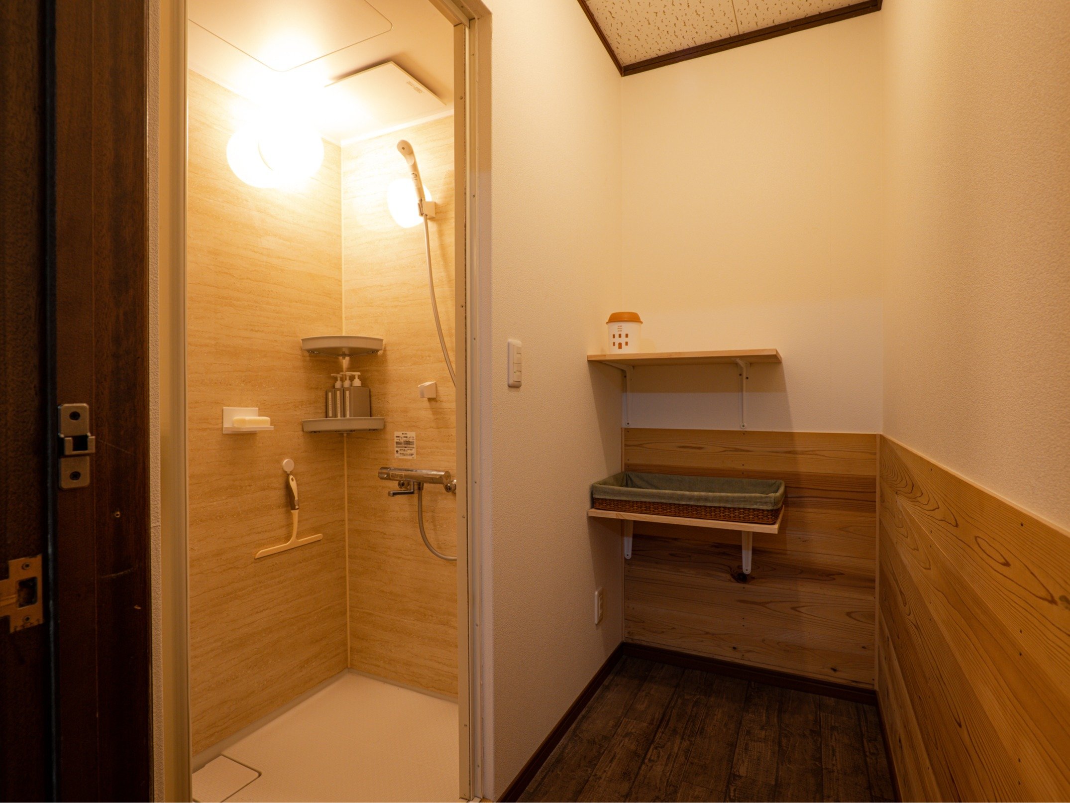 �V�����[���[��