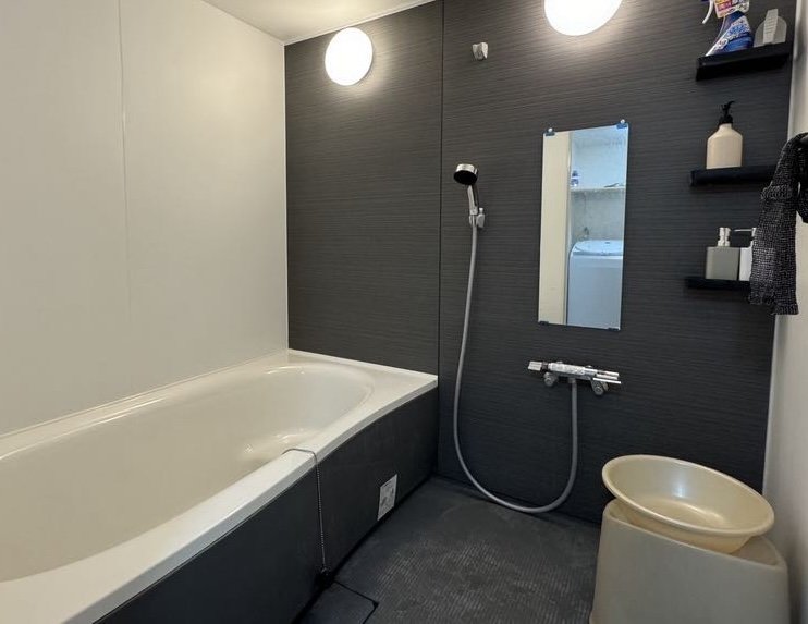 �q������