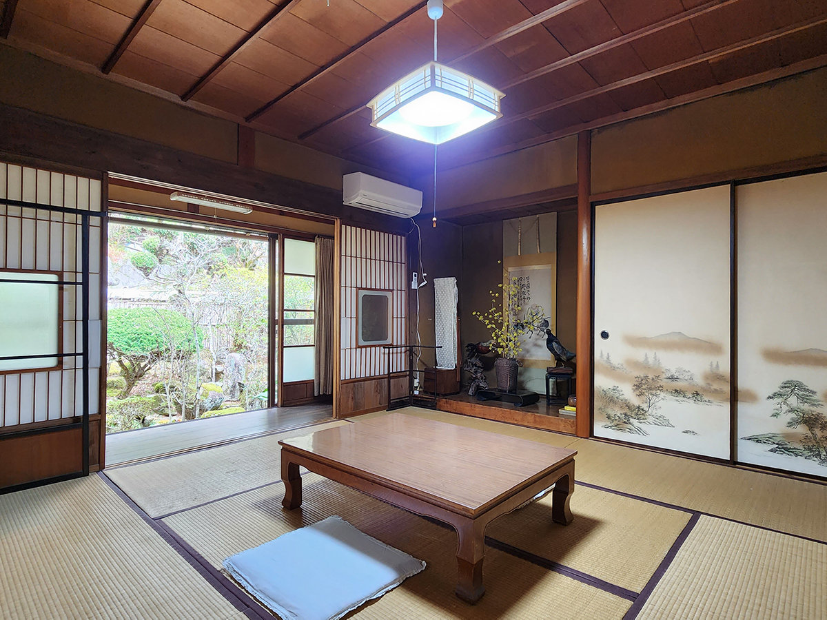 【客室】 離れ八畳夏