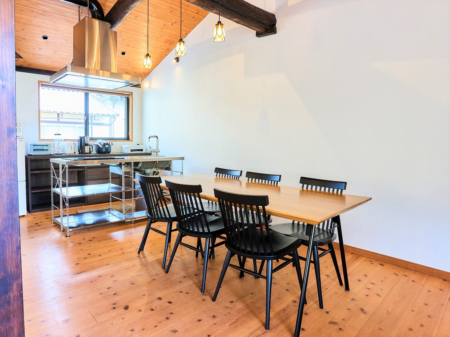 �L�X�Ƃ����J���I�A�C�����h�L�b�`�����_�C�j���O�G���A�A�c���̎��Ԃ����߂������������܂�