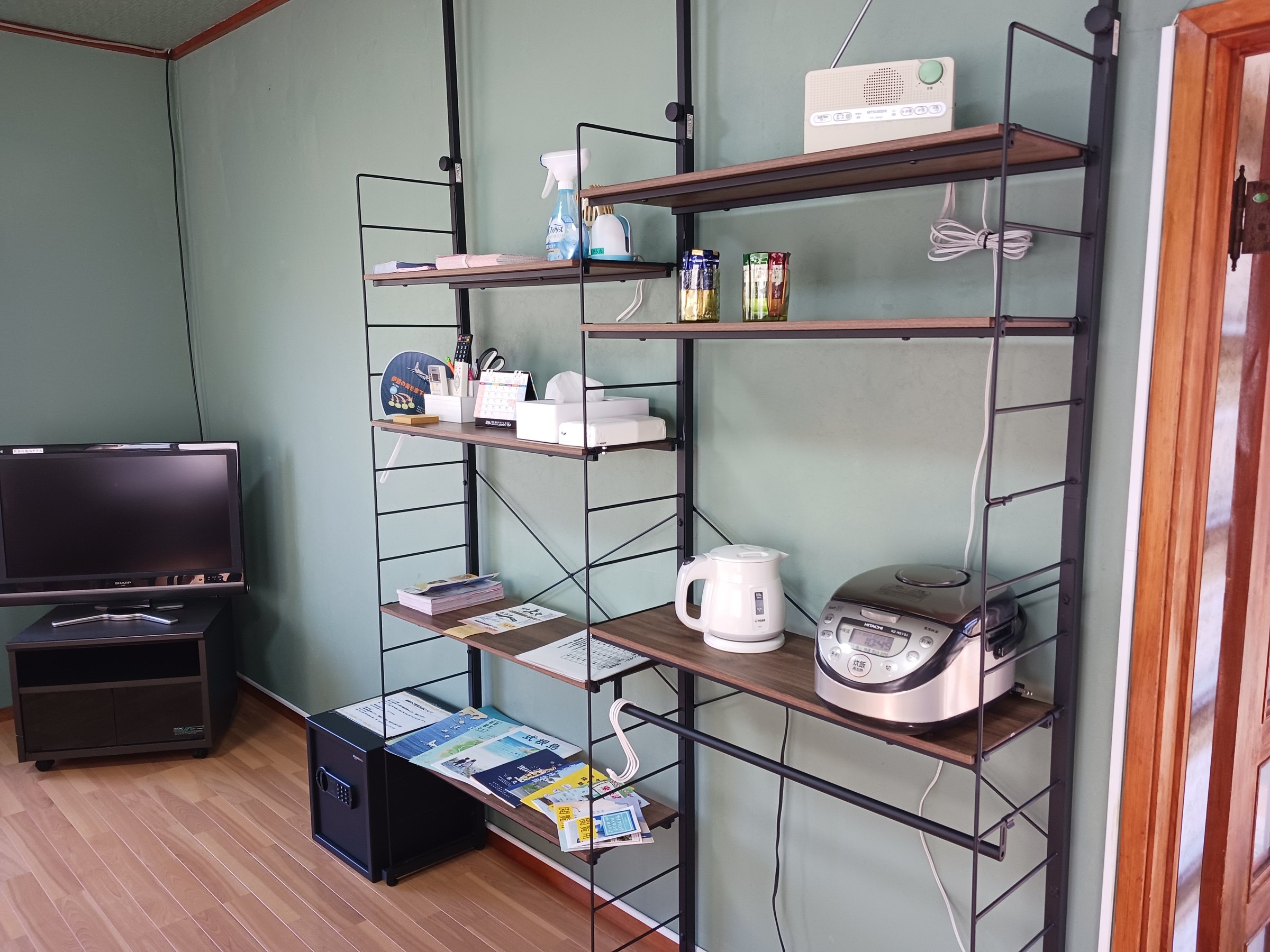 ���r���O