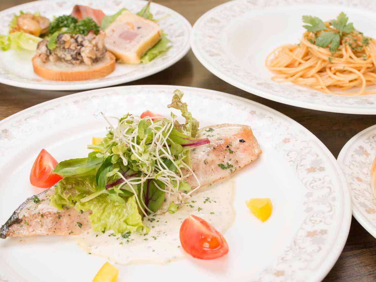 *y[HzCyɊy߂R[XfBi[ǂIHނ̖͂kC~ɓ̐HނɂĂ͂