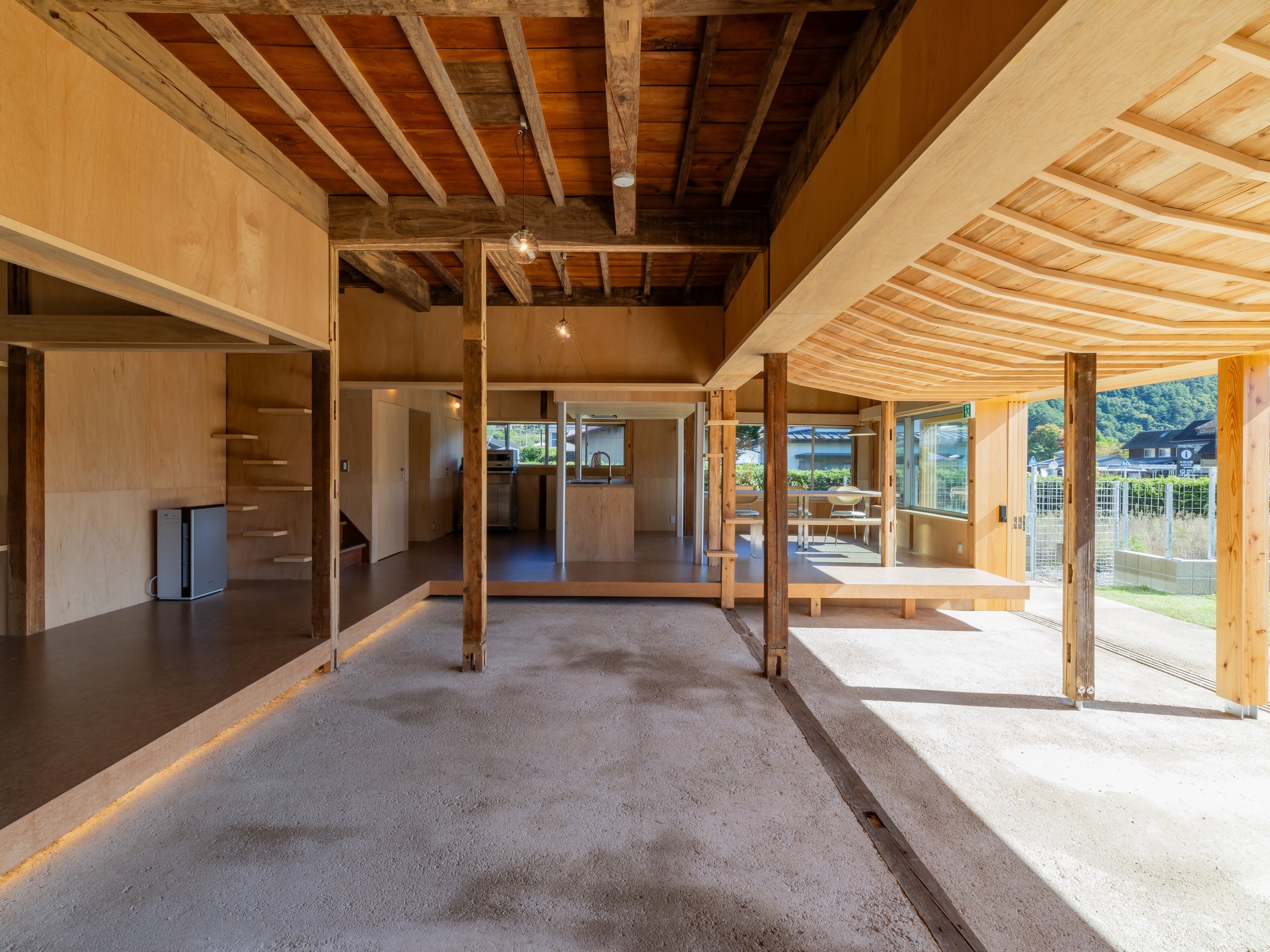 �傫�ȓy�Ԃ��C���p�N�g���Q�̃��r���O�ł��߂������������܂�