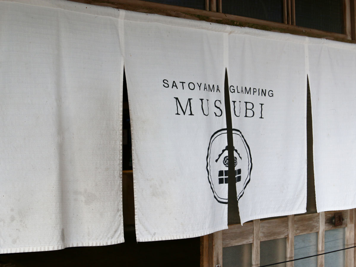 �ꉮ�������g���̐�ł��҂����Ă���܂�*