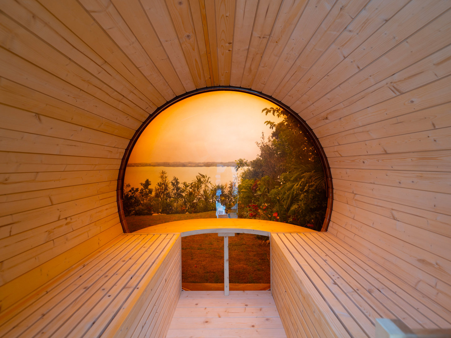 ROOM A ���C�����X�C�[�g���[�� �T�E�i