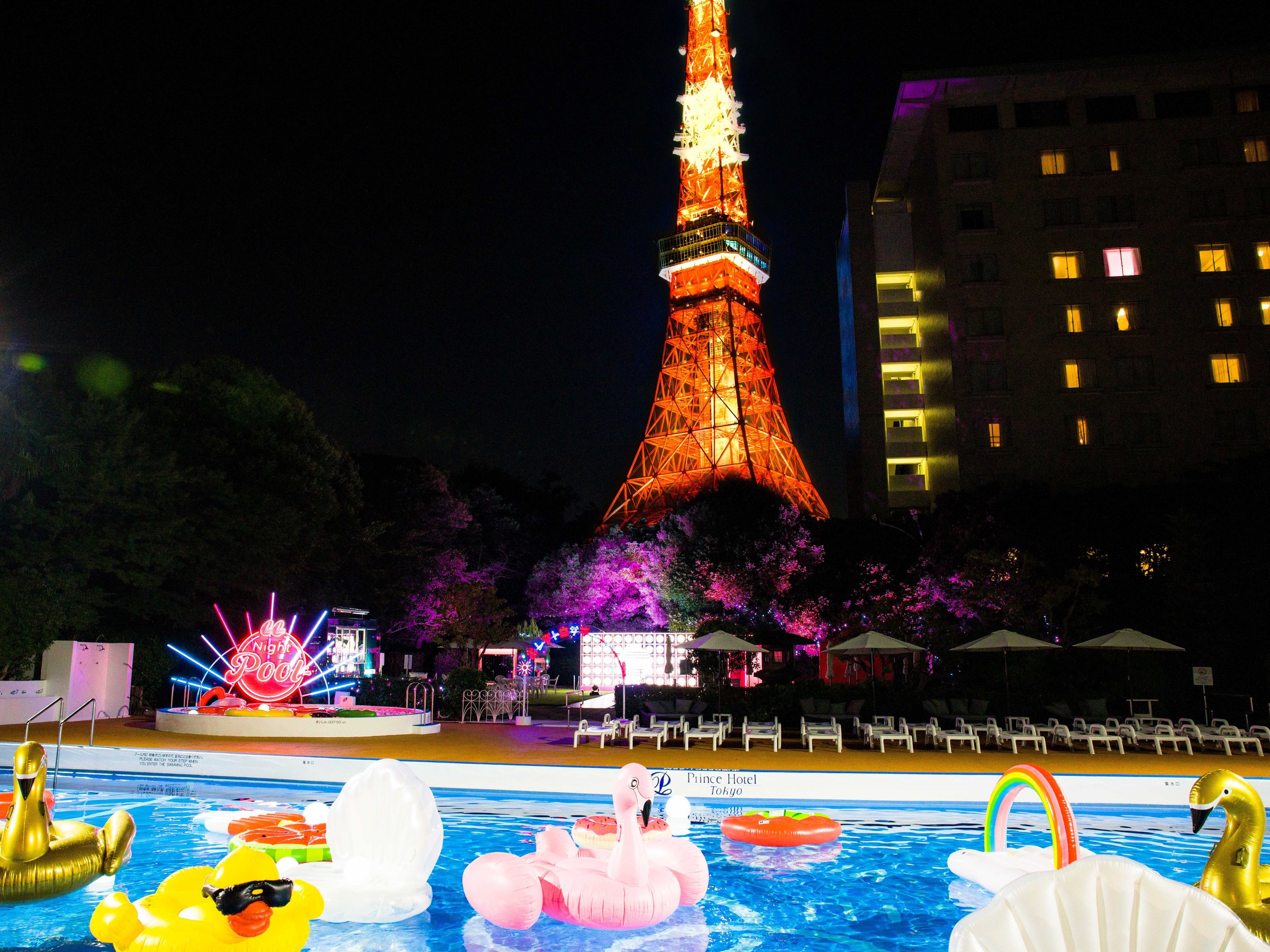 2024uCanCam Night PoolvC[W2