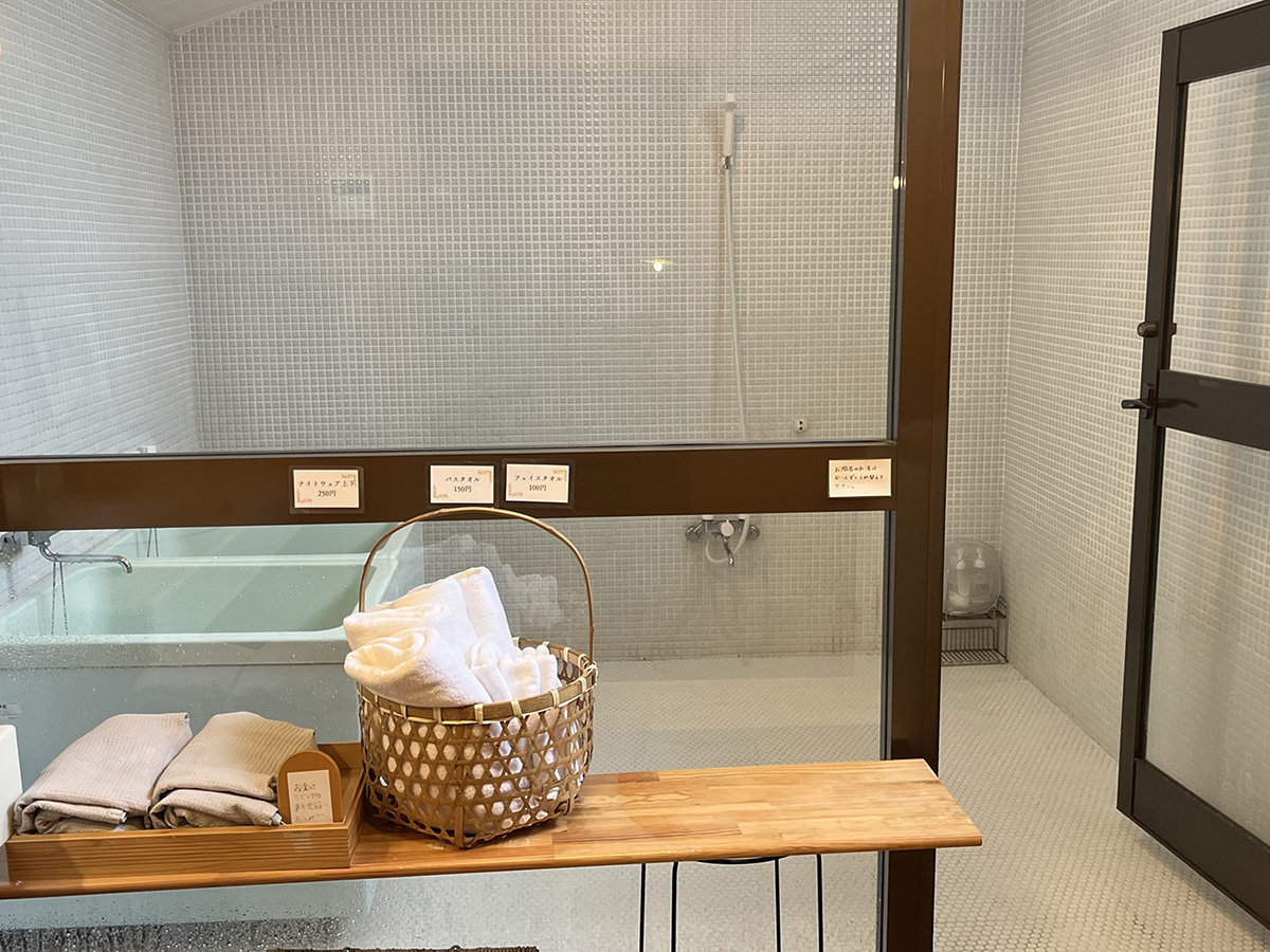 Ey킹݁FoX[z2̗oX[B^ĨAjeB͗Lł