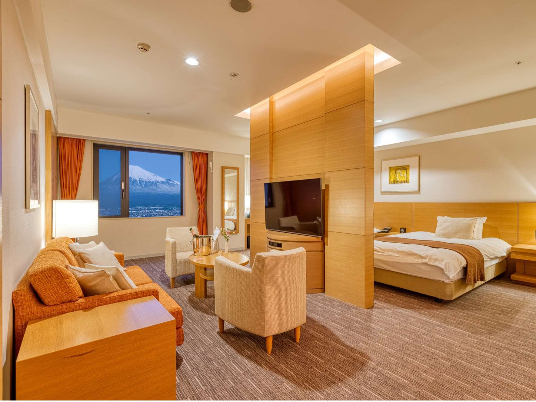 �Z�~�X�C�[�g