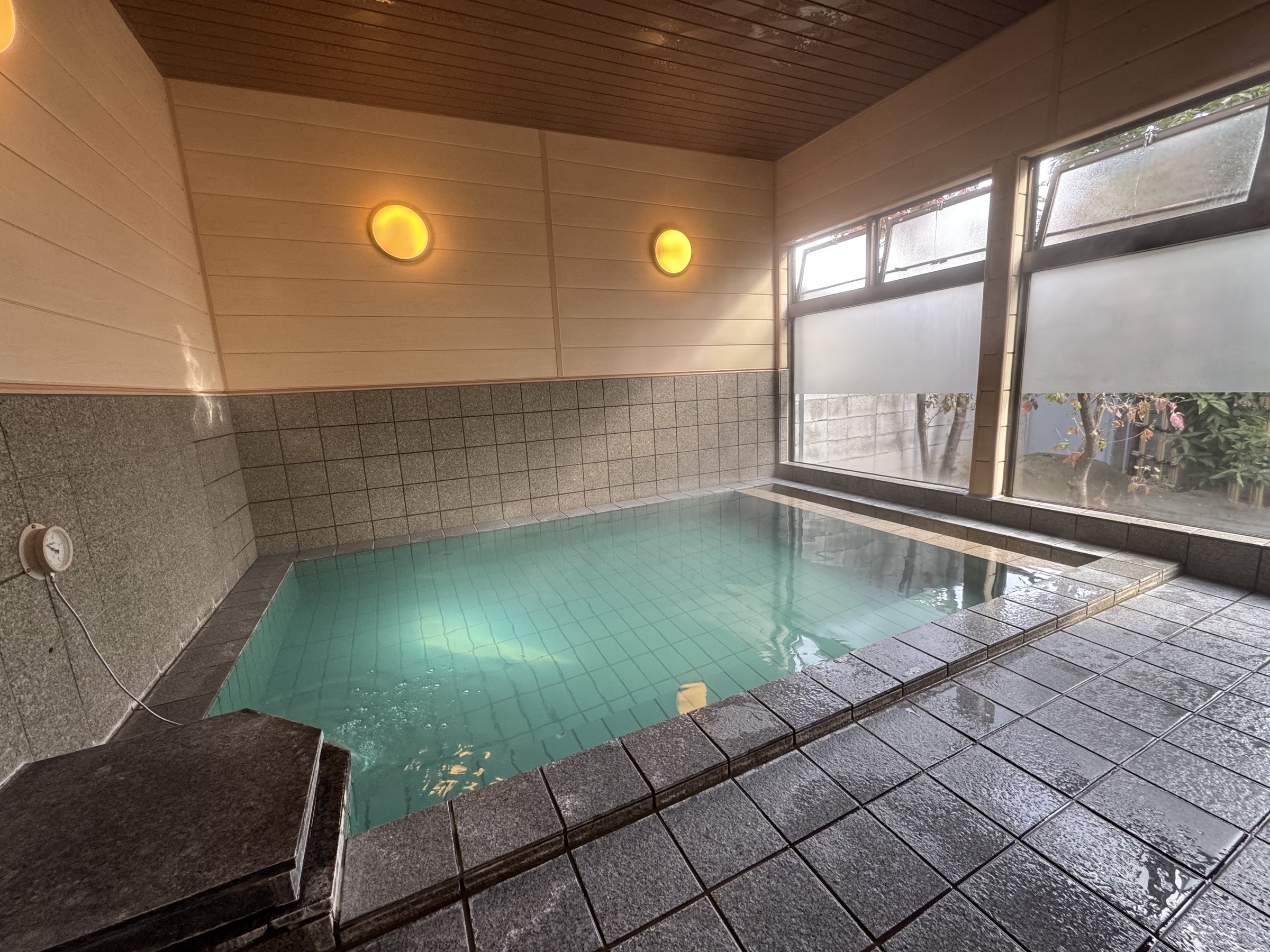 �y�j����p�z�����ΐl�H����嗁��u���l�̓��v�c�Ǝ��ԁc15:00�`2:00/5:00�`10:00