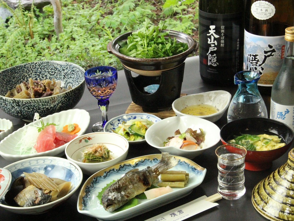 �y�[�H���z�n��Y�̎R�؁E��؂��g�����{�̎l�G�ʗ��������p�ӁB�ˉB�̂����i�ʒ��j���������܂��B�i�t�j