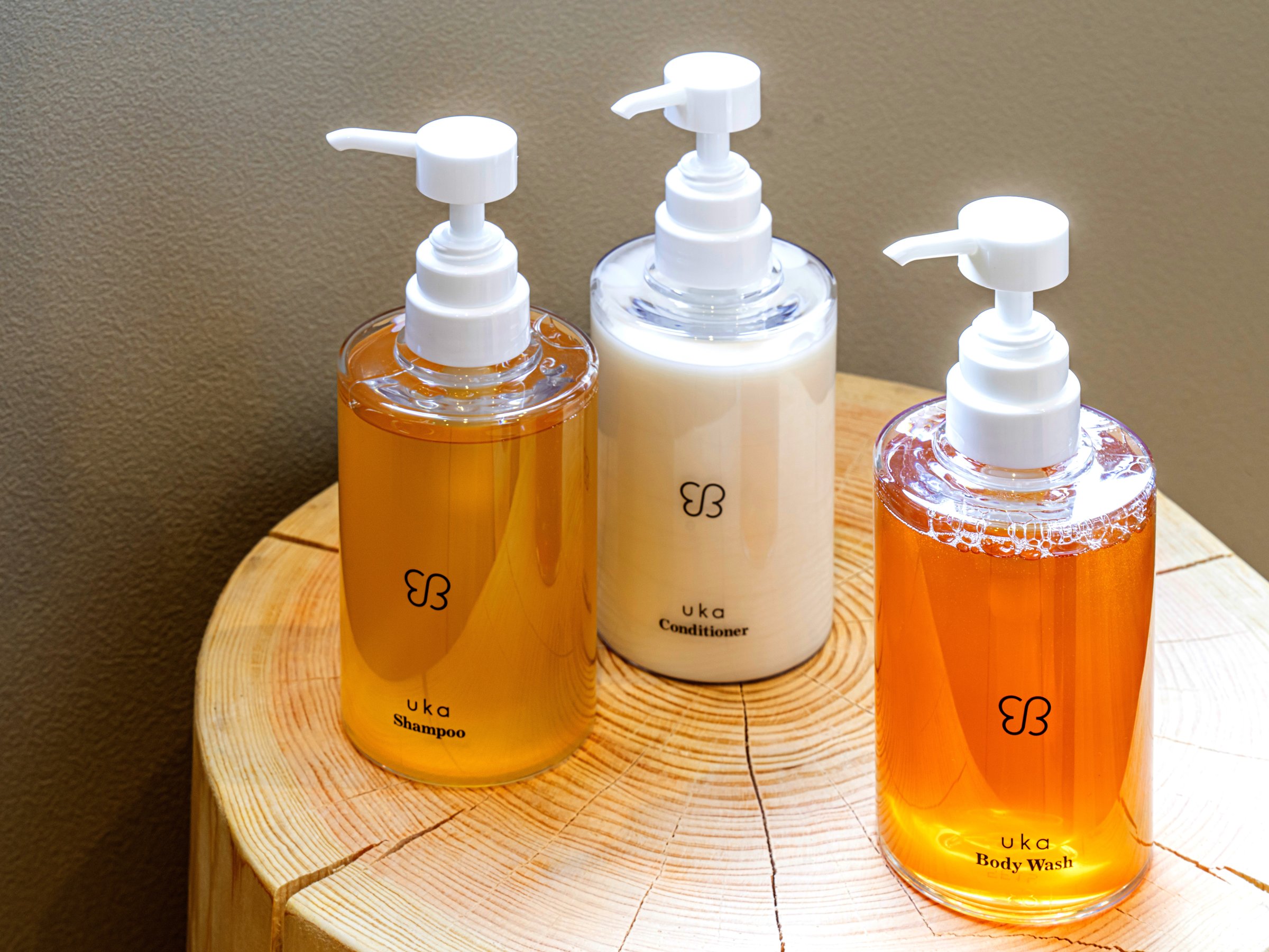 �ɓ��̎��R�ɒ��z����uka�uIZU�v�V���[�Y�̎��R�R��90���ȏ�̃A���j�e�B�����p�ӂ��Ă��܂��B