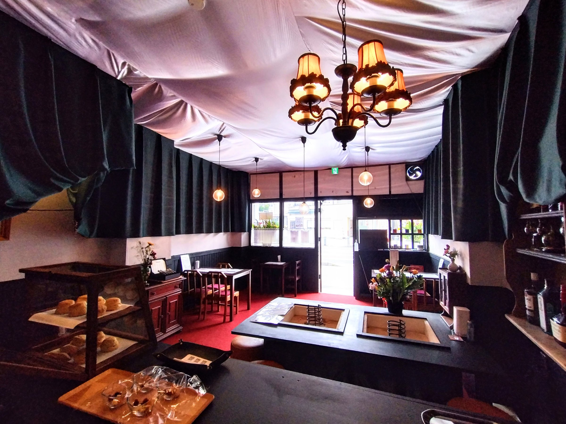 �i���c�Ƃ����Ă��郍�r�[������ł����났���������܂�