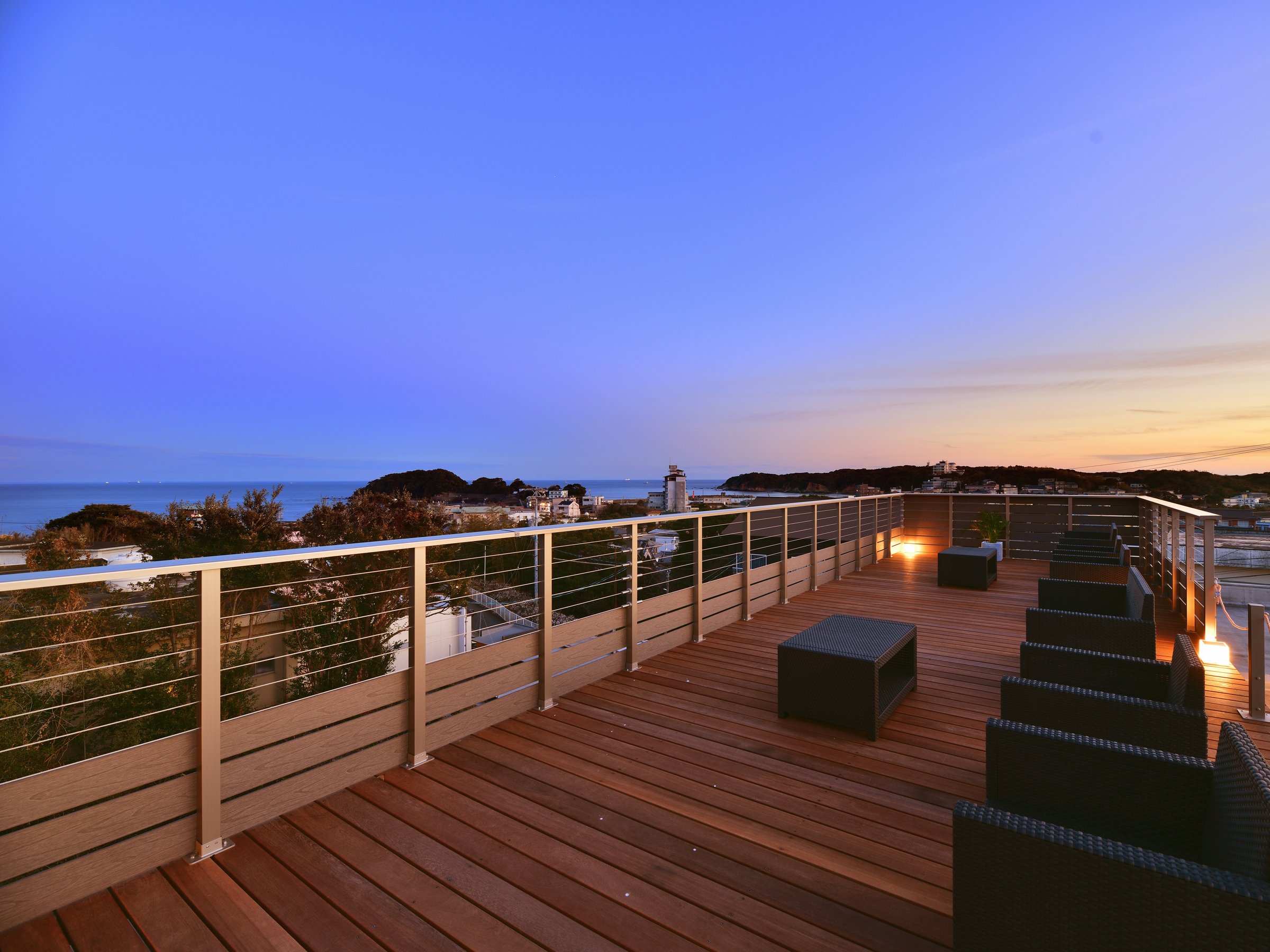 y~Terrace -cL~\E-z2023NIقP̐iX|bgB܂Ōn钭߂͊iʂłB