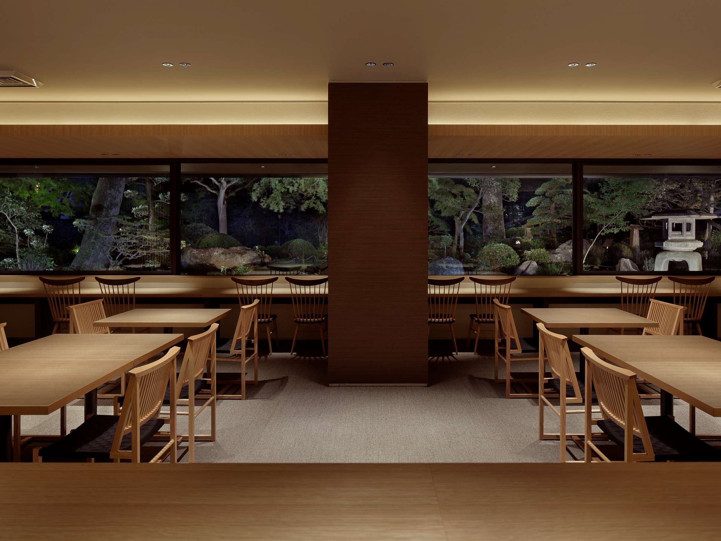 �H�����uDining Room ���S���v�`�뉀�̃p�m���}��̊��`