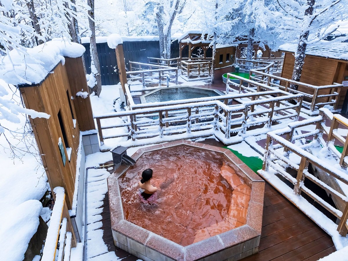 yX̎UWOOD SPAzX̒̐ÂȎԂ܂B