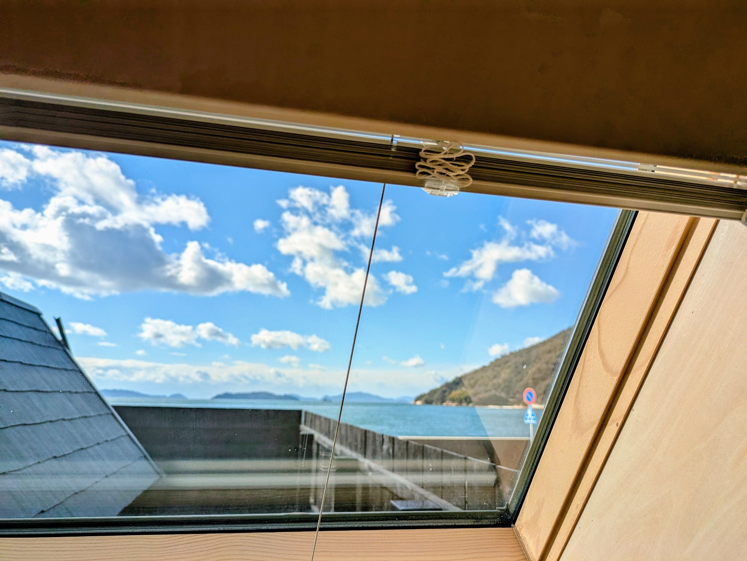 �x�b�h���[������̌i�F