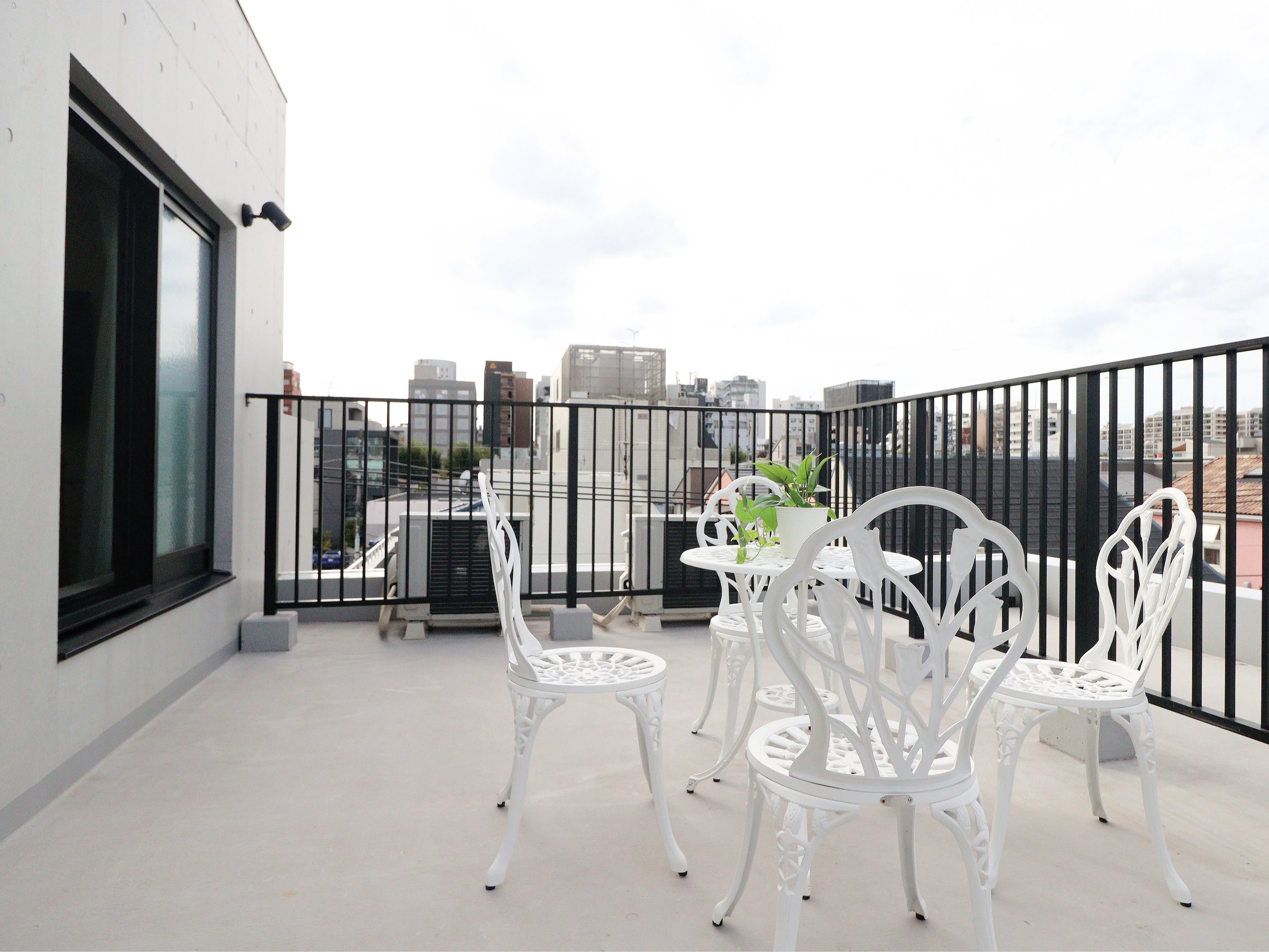 401/�L�����[�t�o���R�j�[�ɂă����b�N�X��