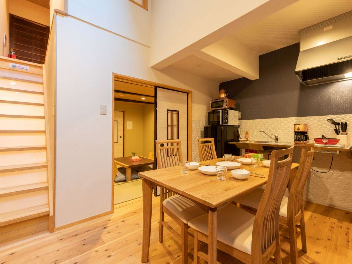 1�K�@�_�C�j���O�L�b�`���@�������E�H�킪������Ă��܂��B�����X�e�C�ɂ��֗��ł��B