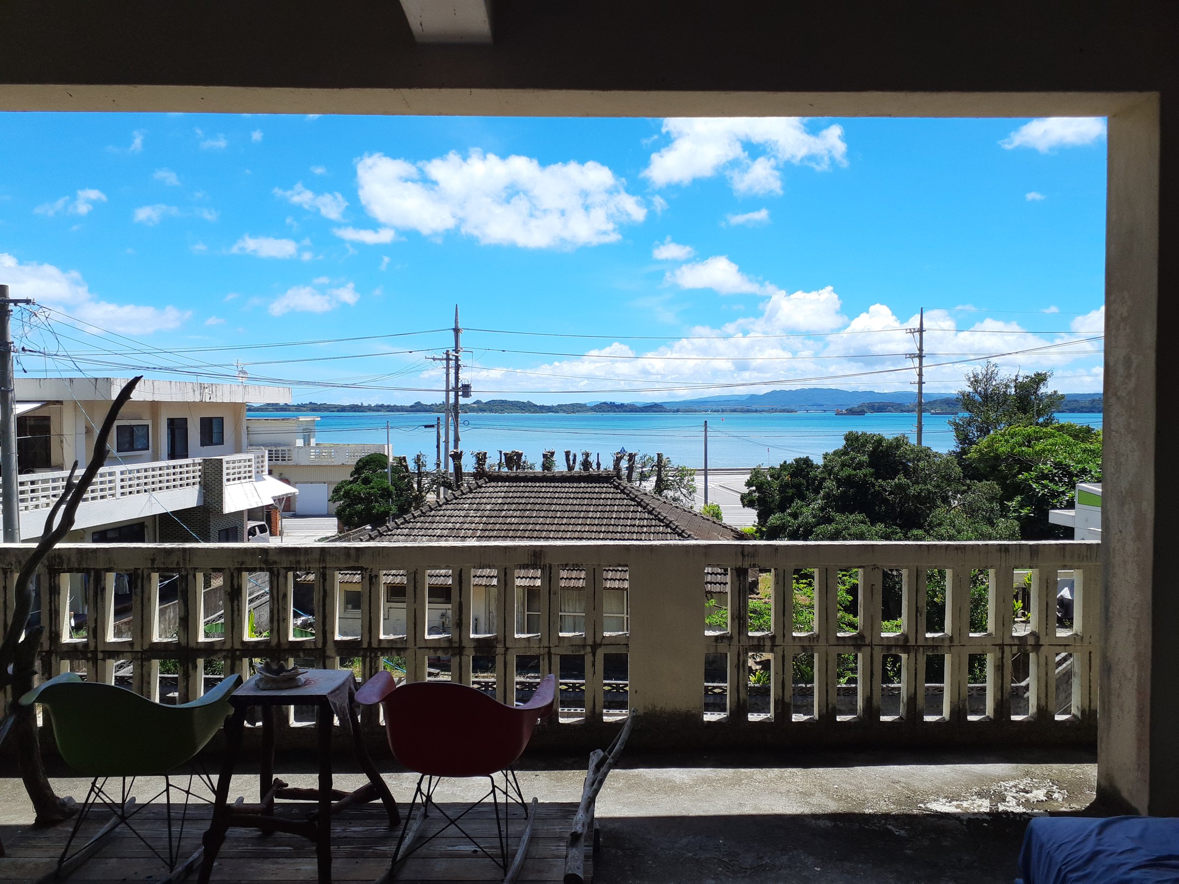 �o���R�j�[����̊C