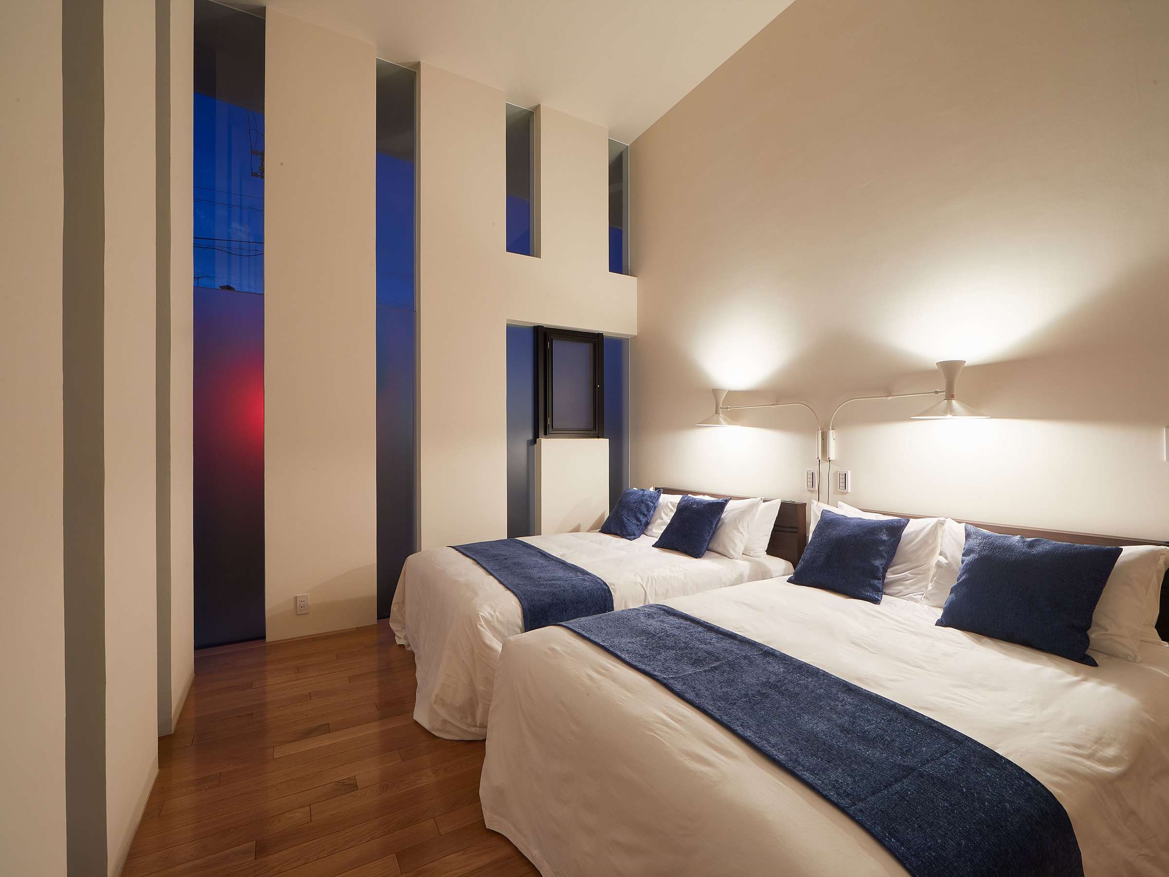 �x�b�h���[��