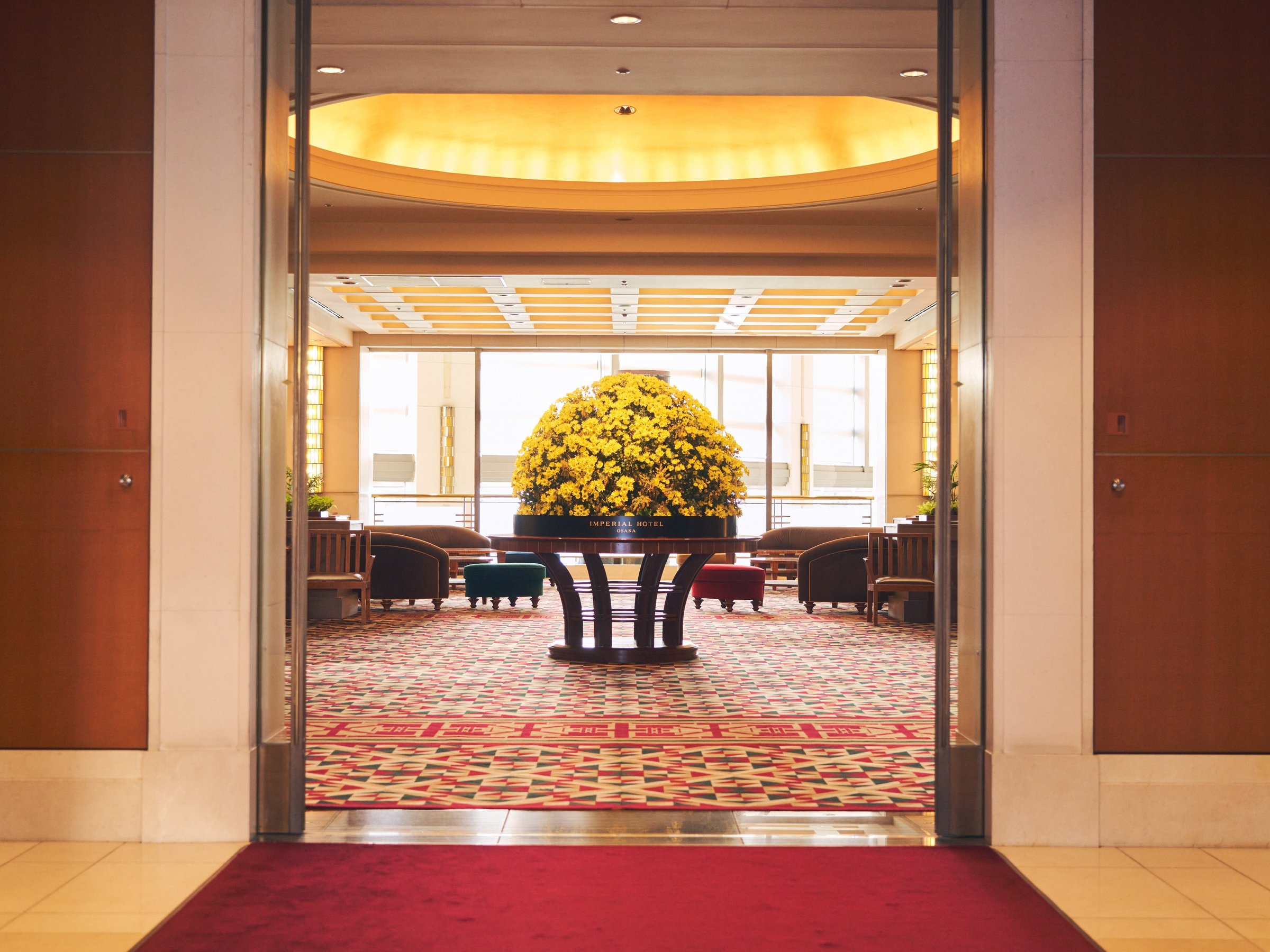 �G�߂ɉ��������Ԃ̃A�����W�����g�ƃI���W�i���t���O�����X�̗D�������肪�Q�X�g�����}���������܂��B