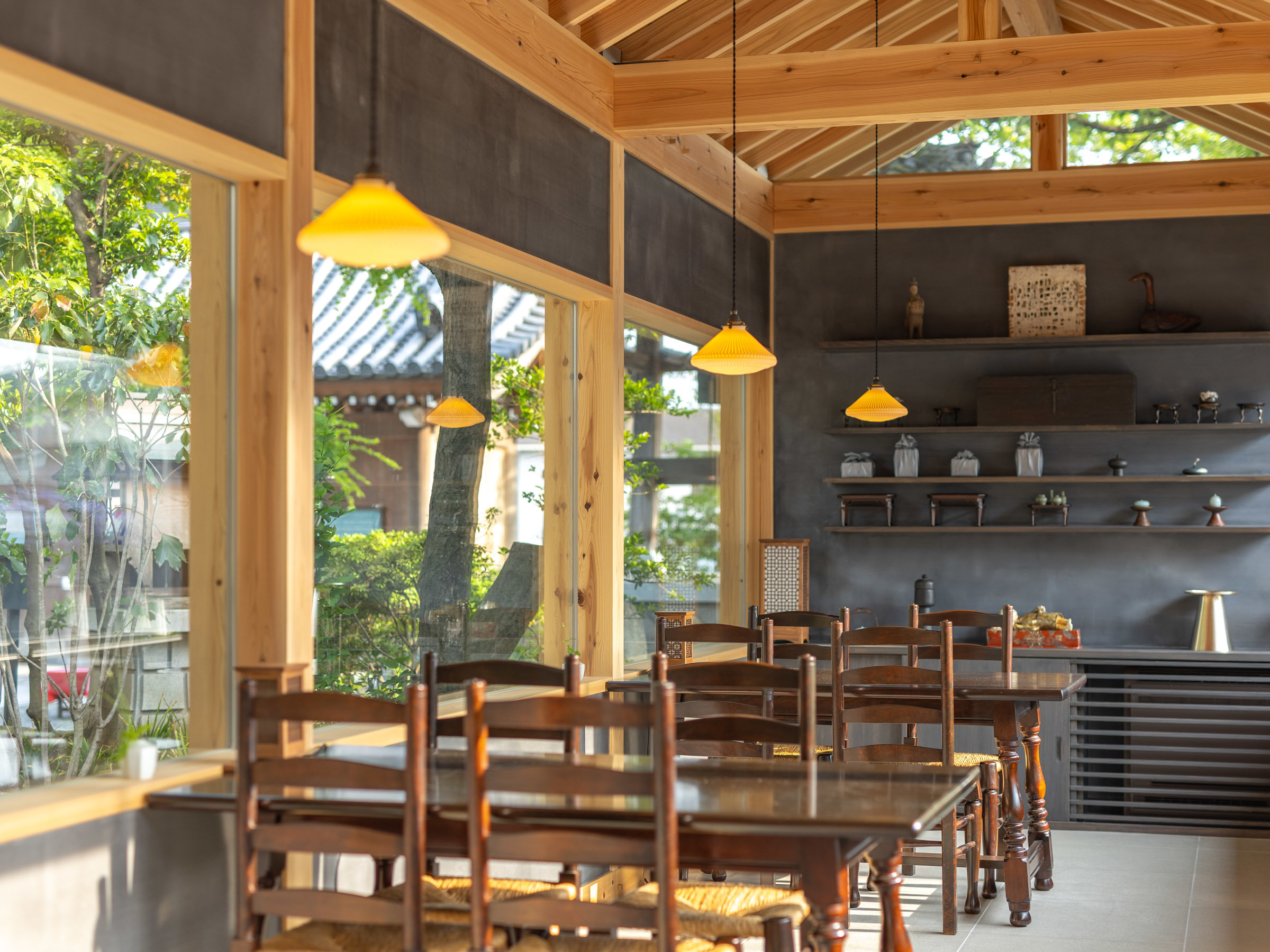 �����̒��̉B��ƃJ�t�F�@�������[