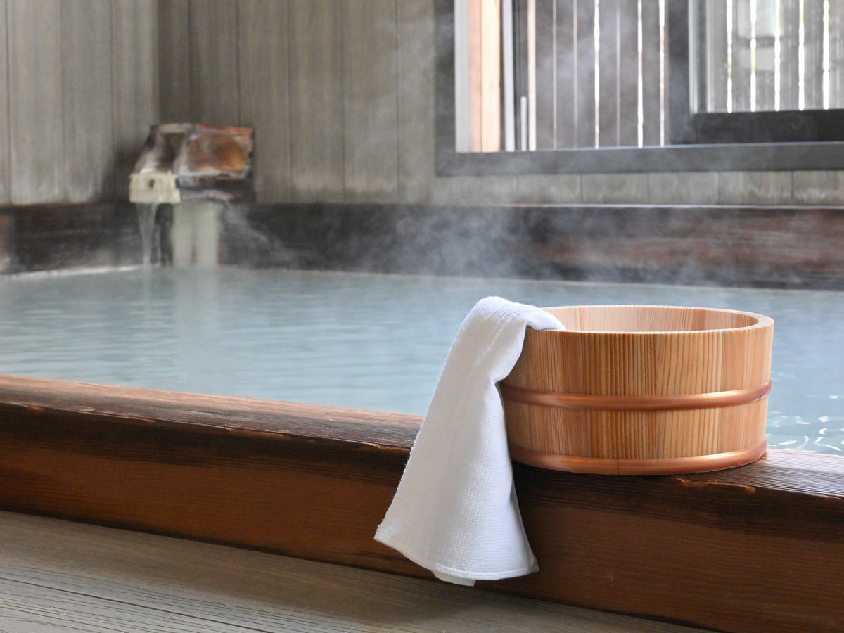 Ey嗁zF̗fBƍ̌򂩂ł