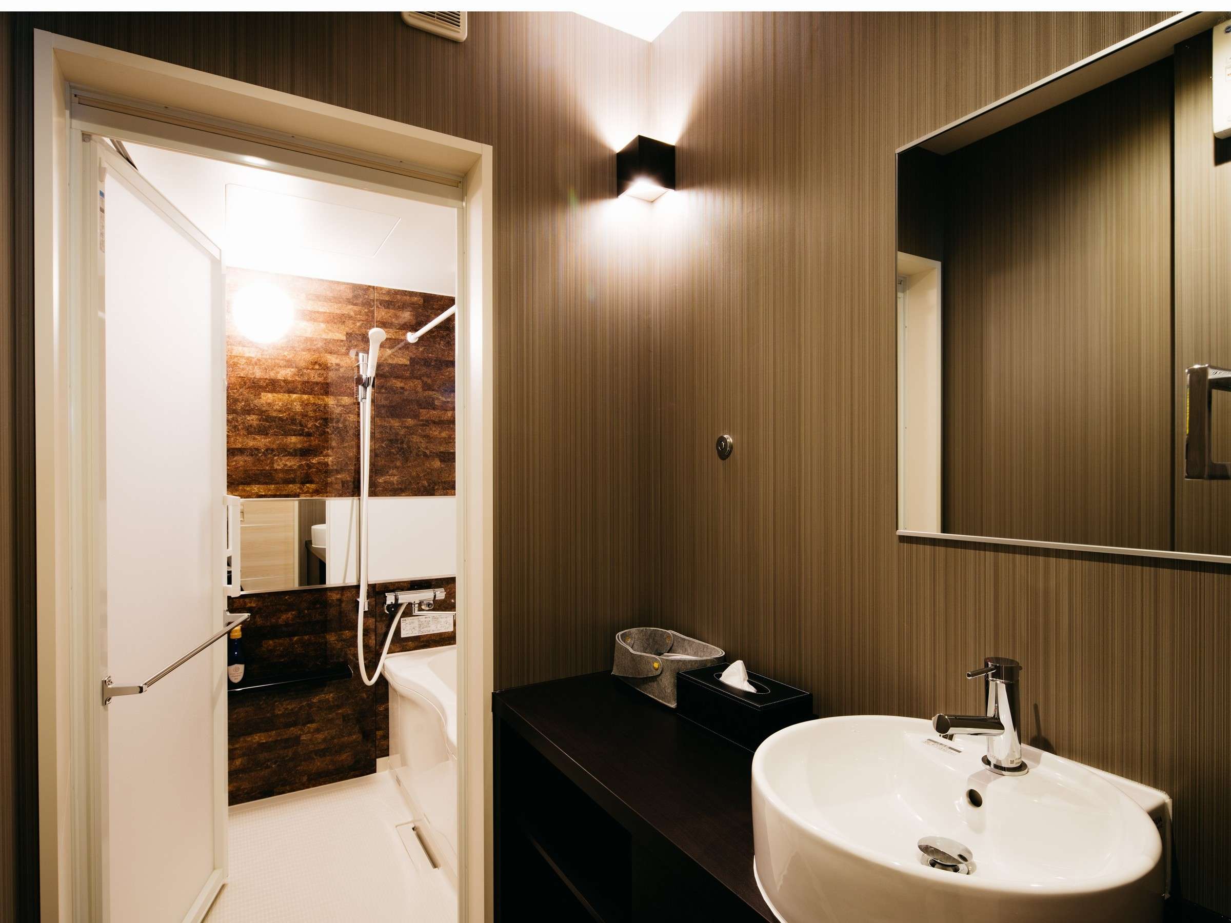 ���ʉ��ϑ�Ƃ����C