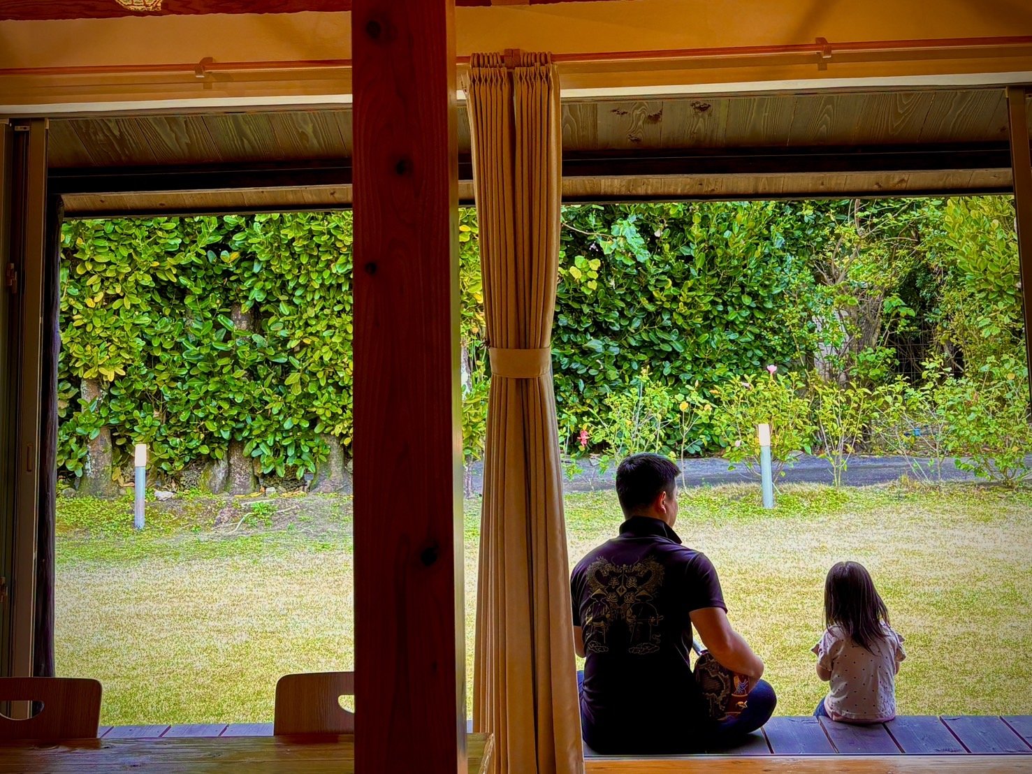 �؂̉�����ɕ�܂�A��؂Ȑl�Ɗ��Y���₳��������