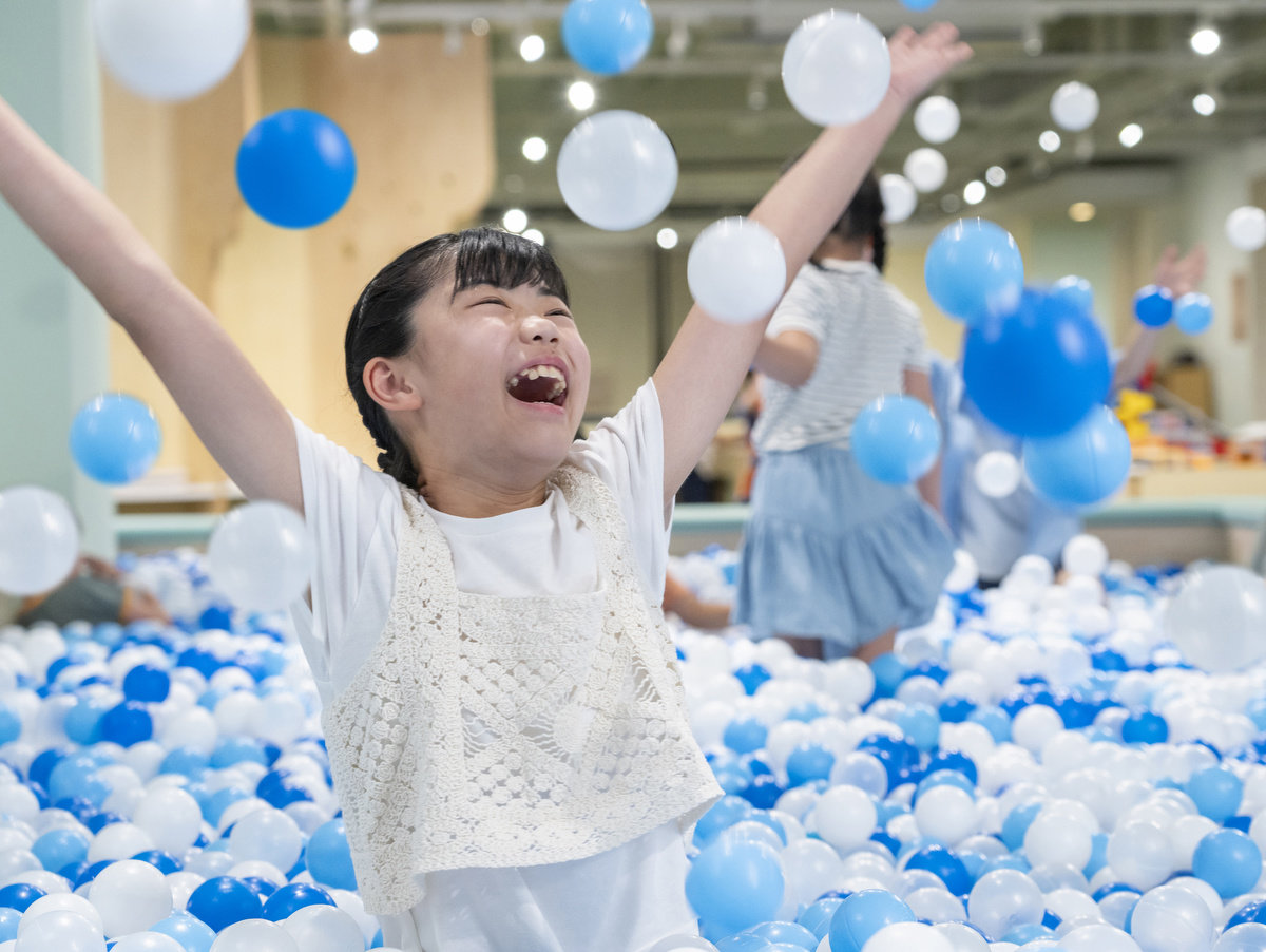 �y�A�E�\�E�{�[���z���Ȃ��݂̃{�[���v�[���̓X�y�[�X���g��A����ɂ̂т̂тƗV�ׂ��Ԃ�