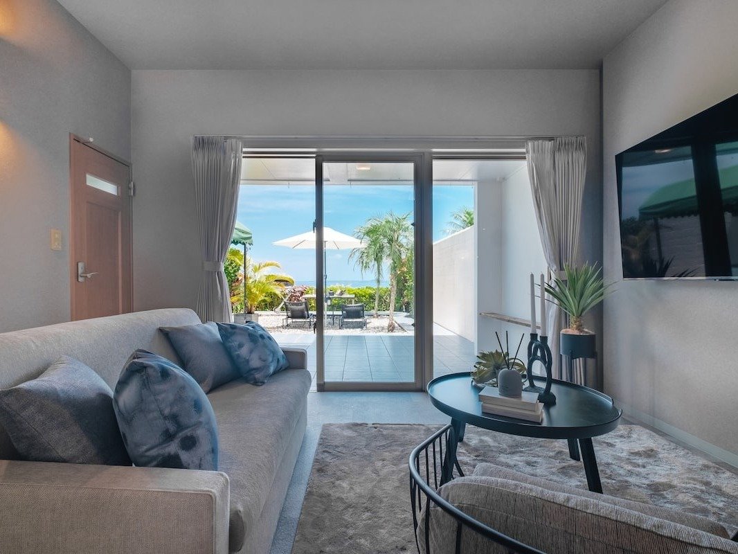 ���r���O���[�� C��