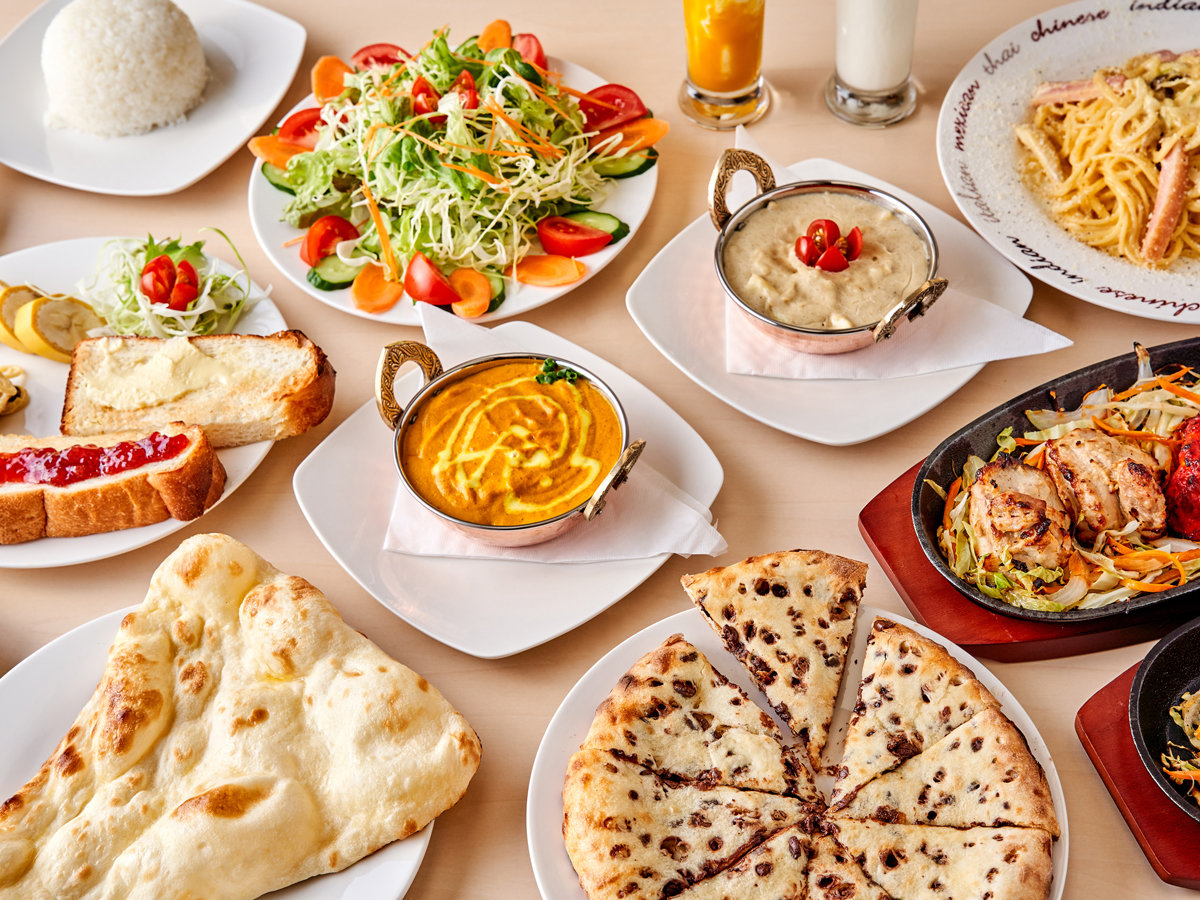 ���ւ��̃i���ƃJ���[�𒆐S�ɁA���ė�������ւ�肨�����A�T���_�Ƀt���[�c����葵���Ă���܂��B