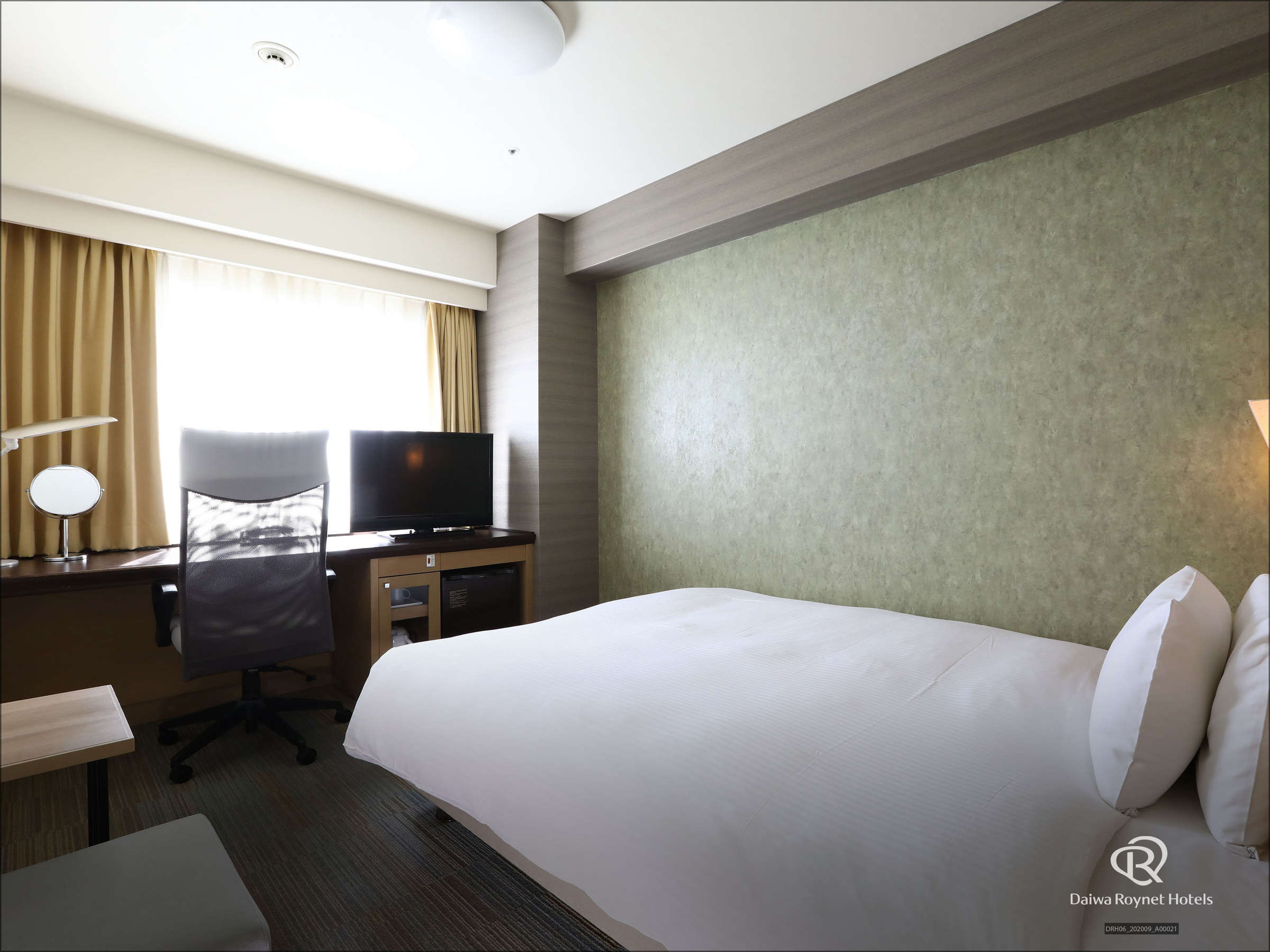 �y�X�^���_�[�h���[���z �������̍L����18�u