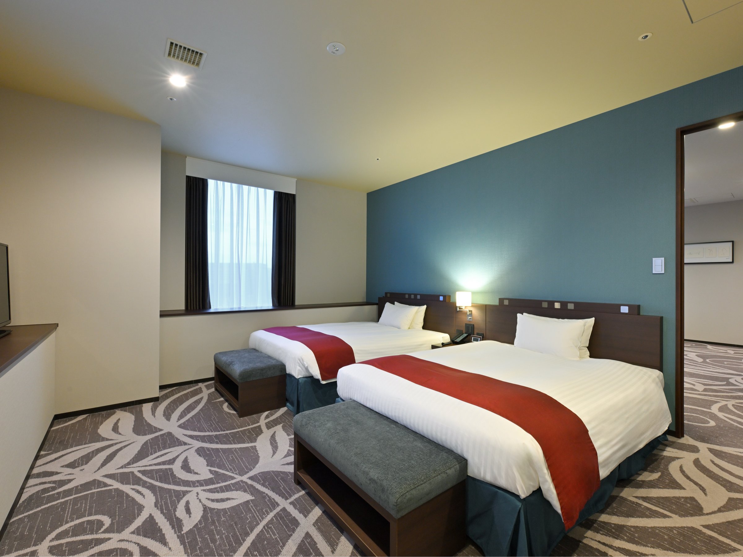 �R�[�i�[�X�C�[�g�c�C��