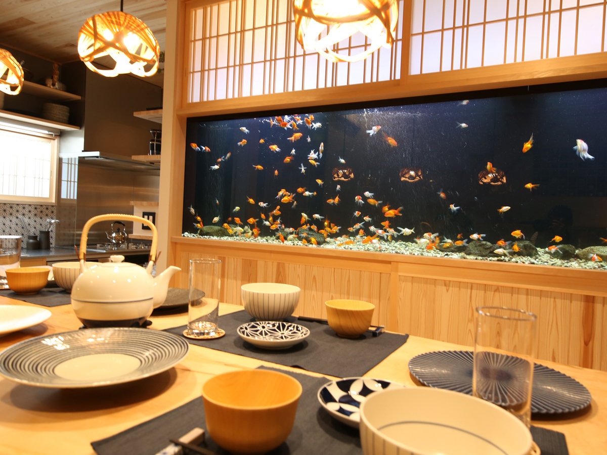 �E�y1�K/�_�C�j���O�z�L�b�`���ɂ͂������̐H��ނ������B�f�G�ȃf�B�i�[�^�C�����߂����܂�