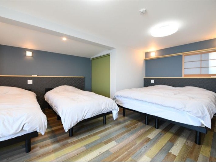 �x�b�h���[��