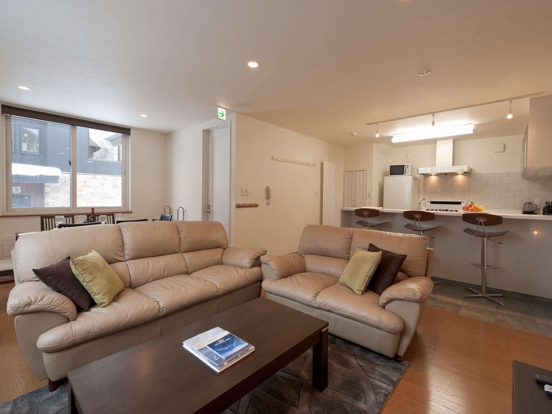 ���r���O�i���j